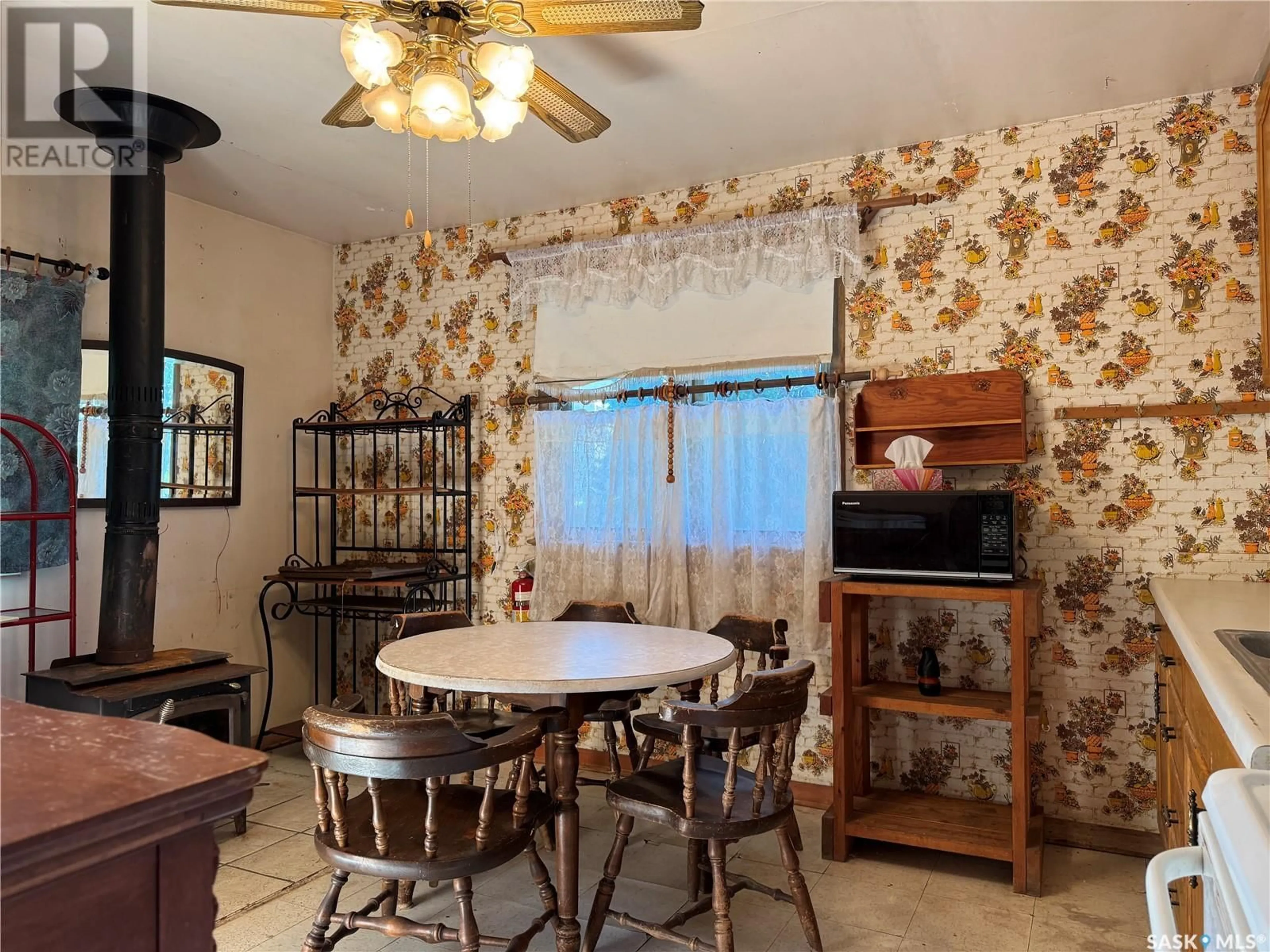 Dining room, ceramic/tile floor for 411 5TH STREET, Wynyard Saskatchewan S0A4T0