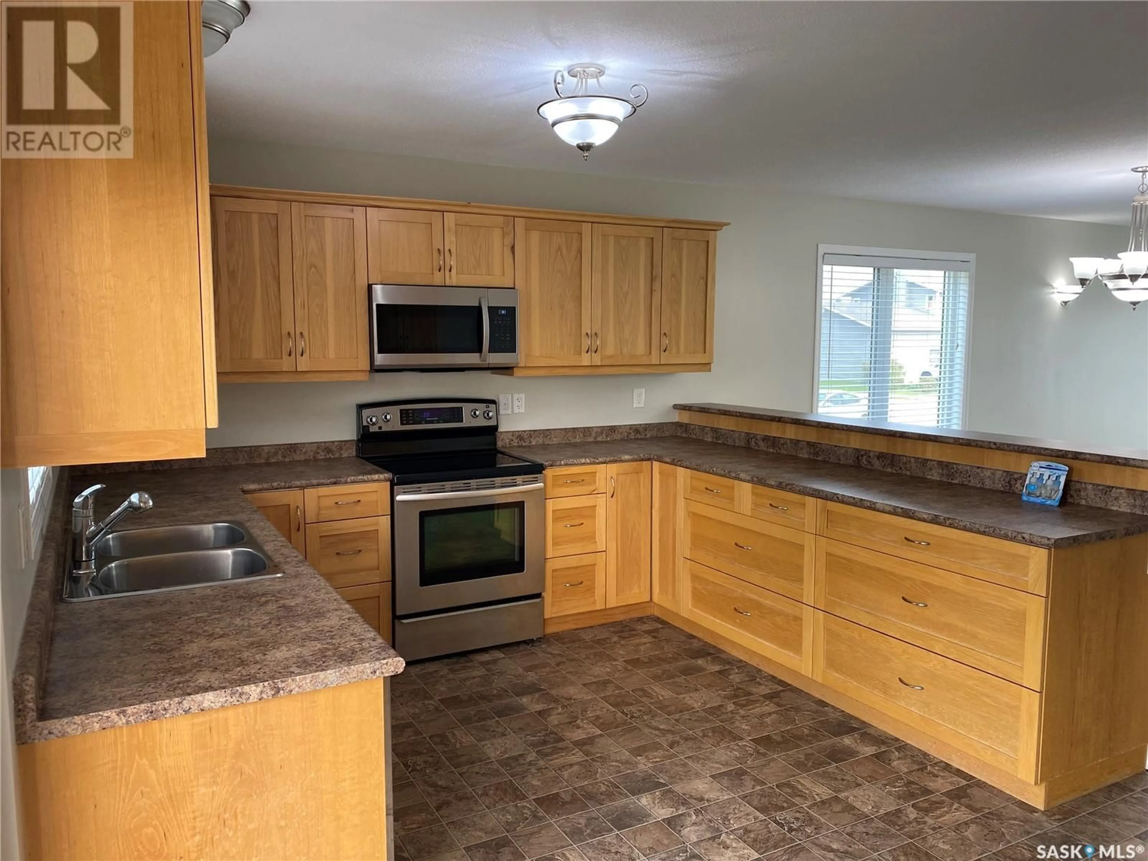 Standard kitchen, unknown for 606 7TH AVENUE, Meadow Lake Saskatchewan S9X1B1