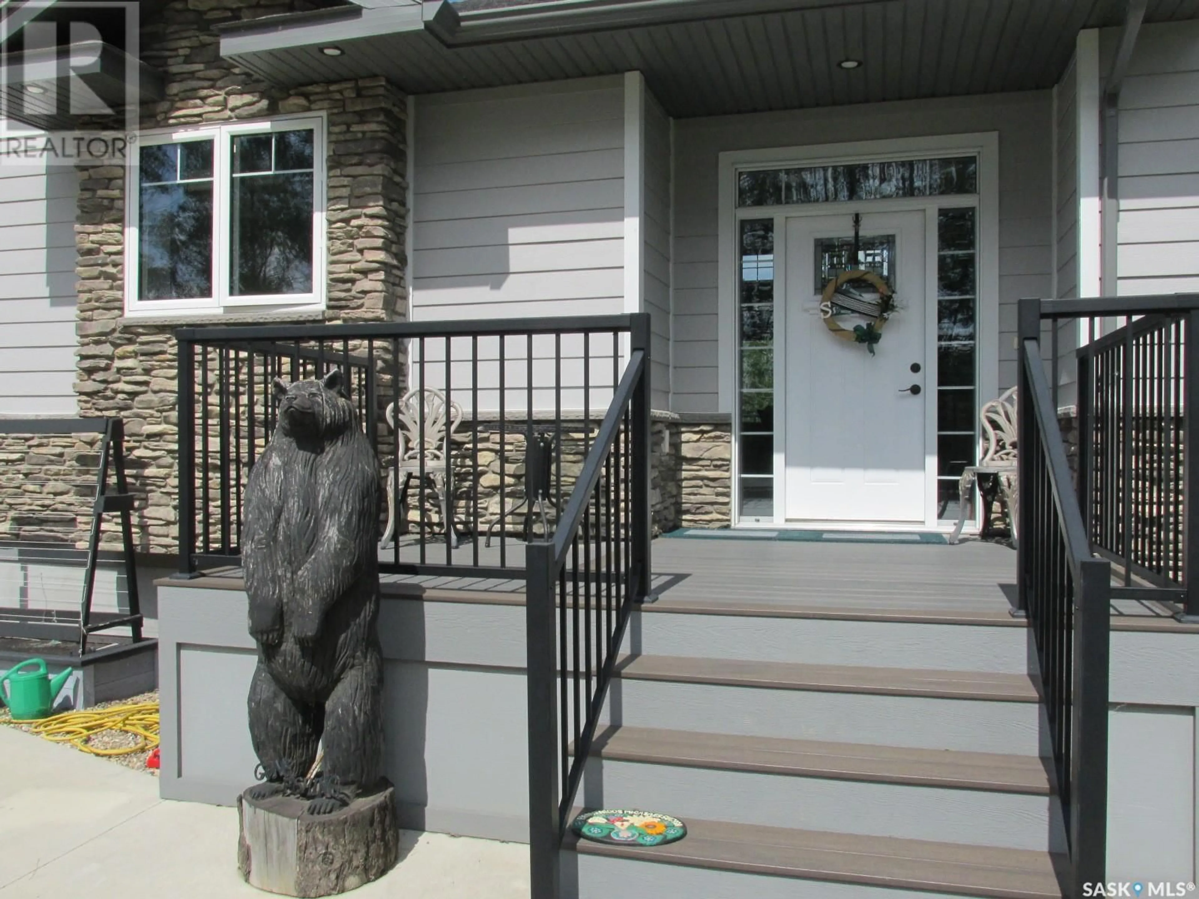 Indoor entryway for 214 HILLSIDE DRIVE, Tobin Lake Saskatchewan S0E1E0