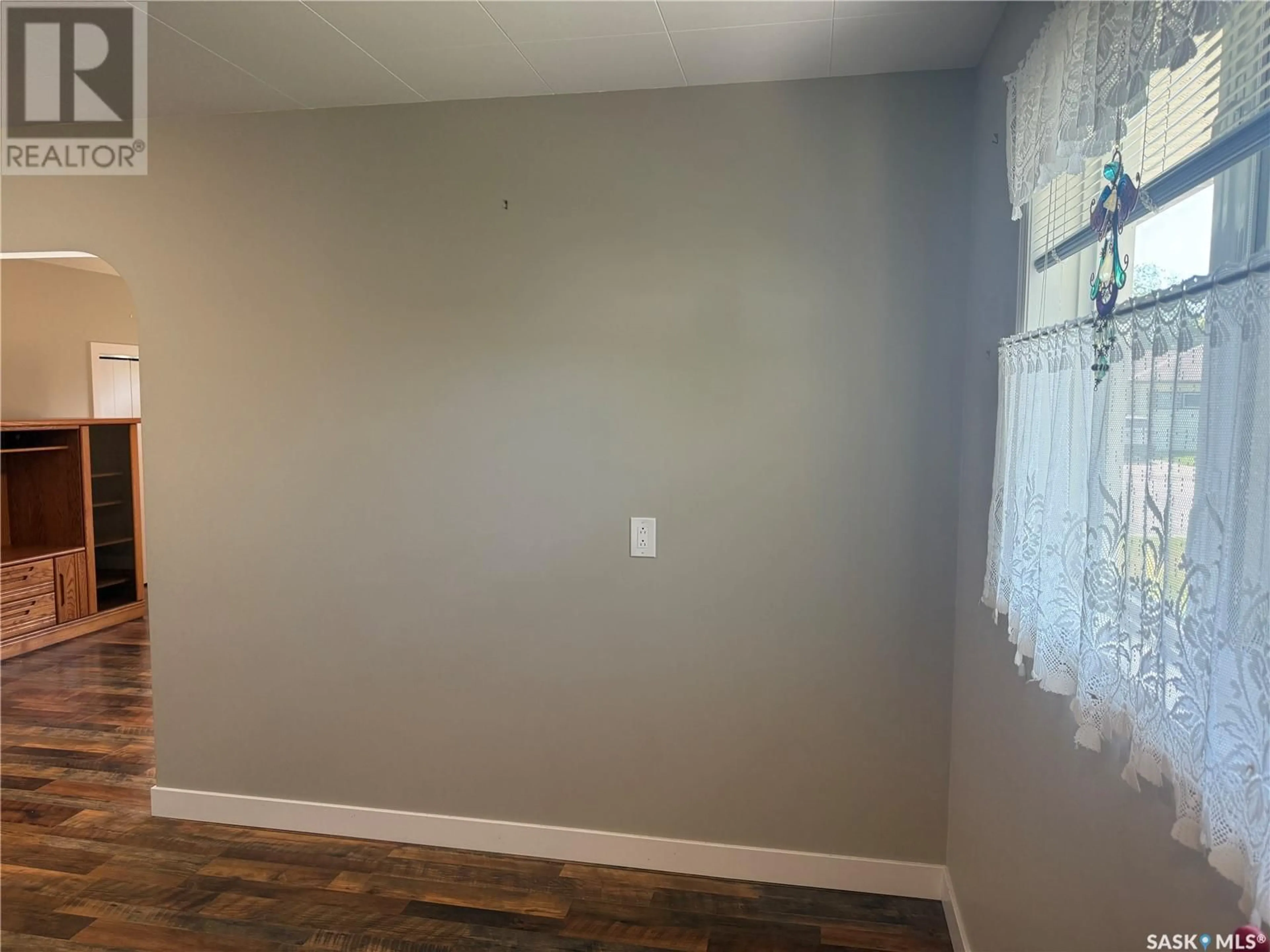 A pic of a room for 220 THOMSON STREET, Outlook Saskatchewan S0L2N0