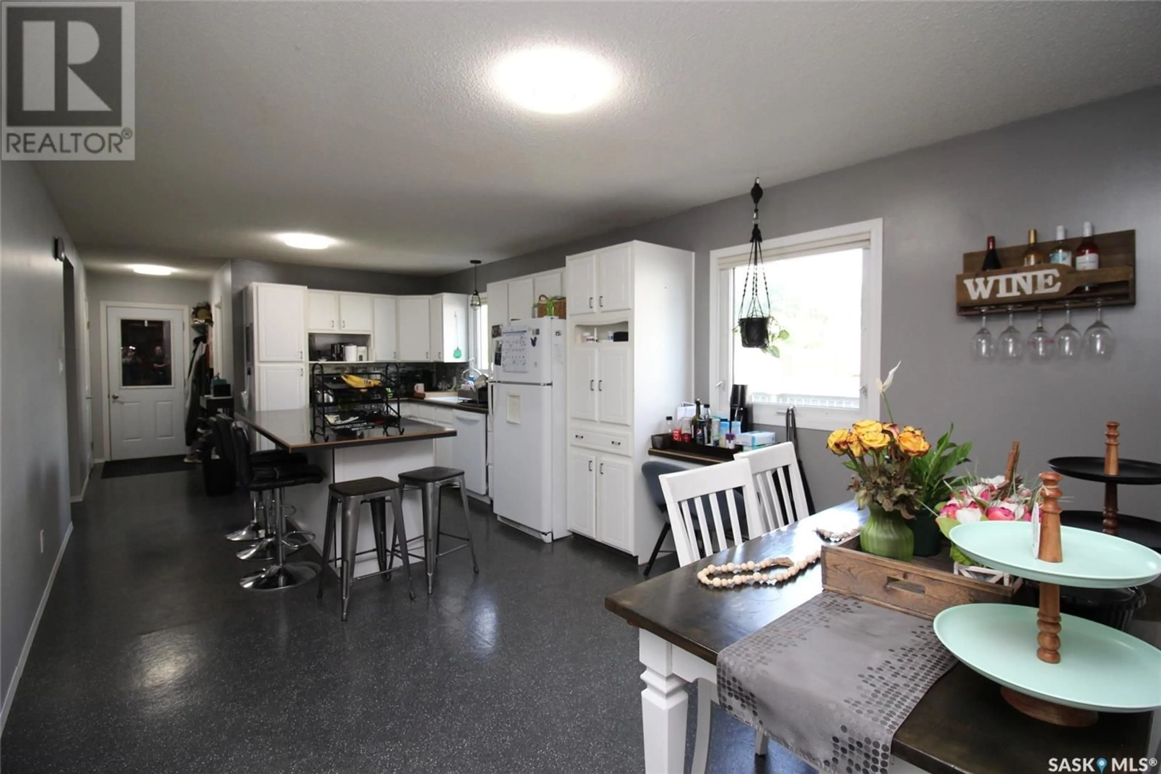 Open concept kitchen, unknown for 405 4TH AVENUE, Shaunavon Saskatchewan S0N2M0