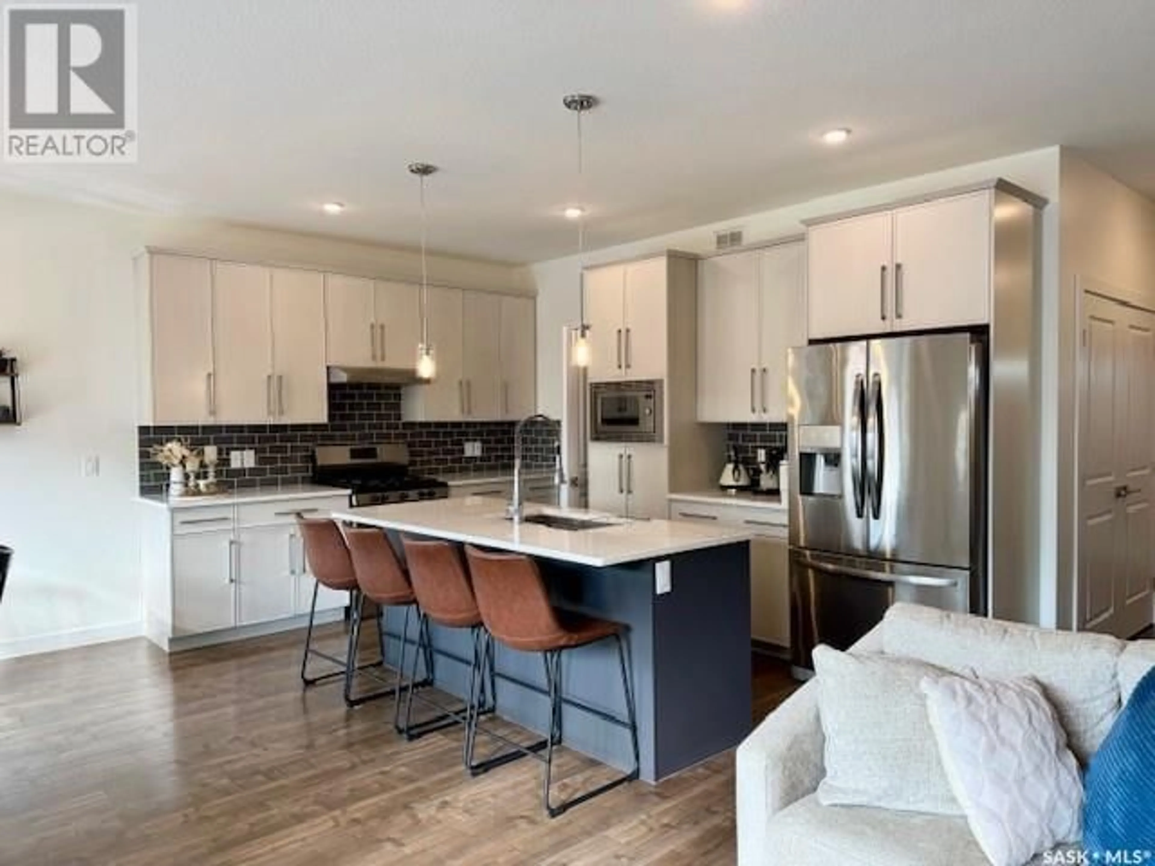 Open concept kitchen, unknown for UNION - 238 STILLING, Saskatoon Saskatchewan S7V0V3