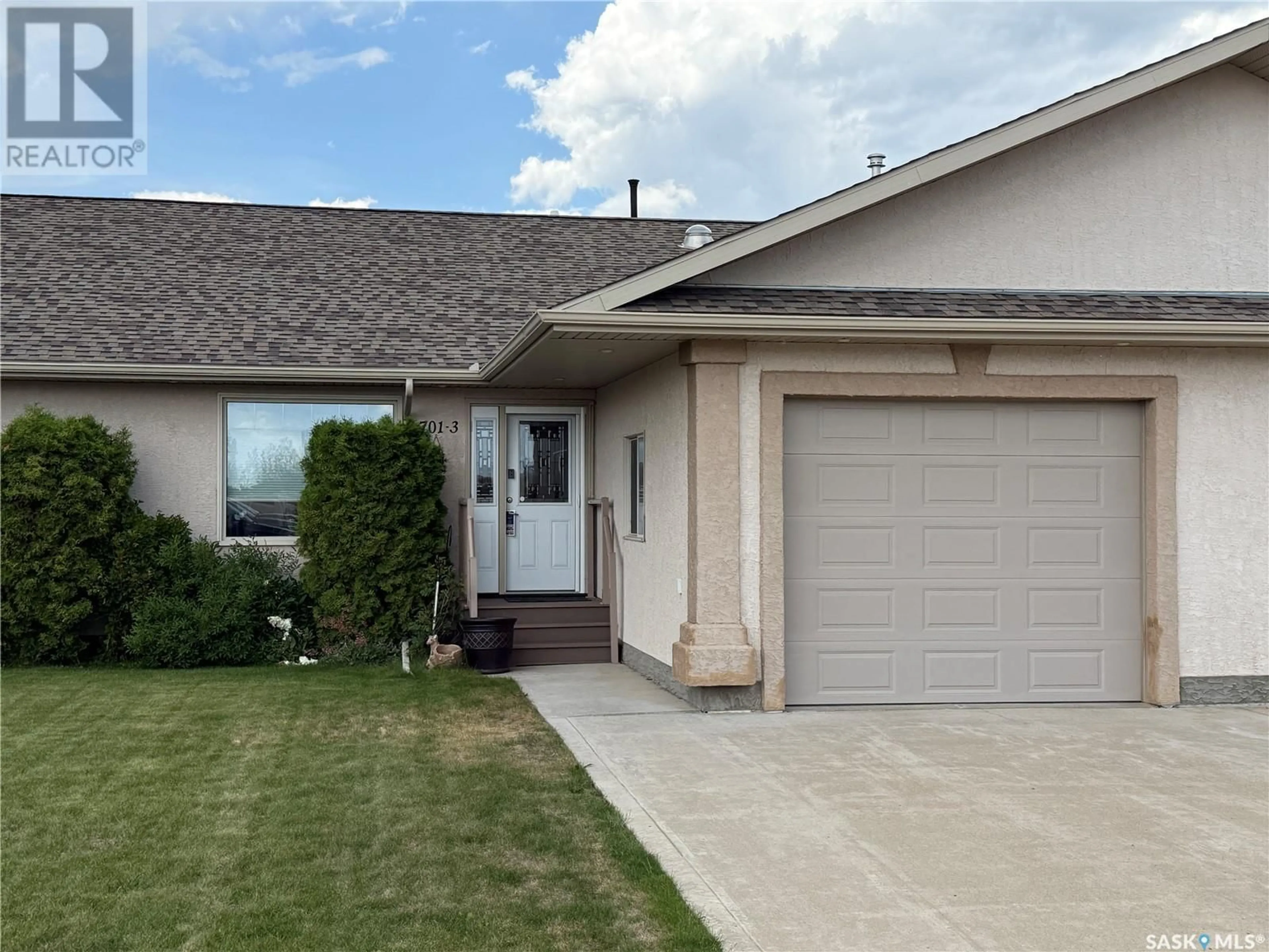 Home with vinyl exterior material, street for 3701 MESA WAY, Shellbrook Saskatchewan S0J2E0