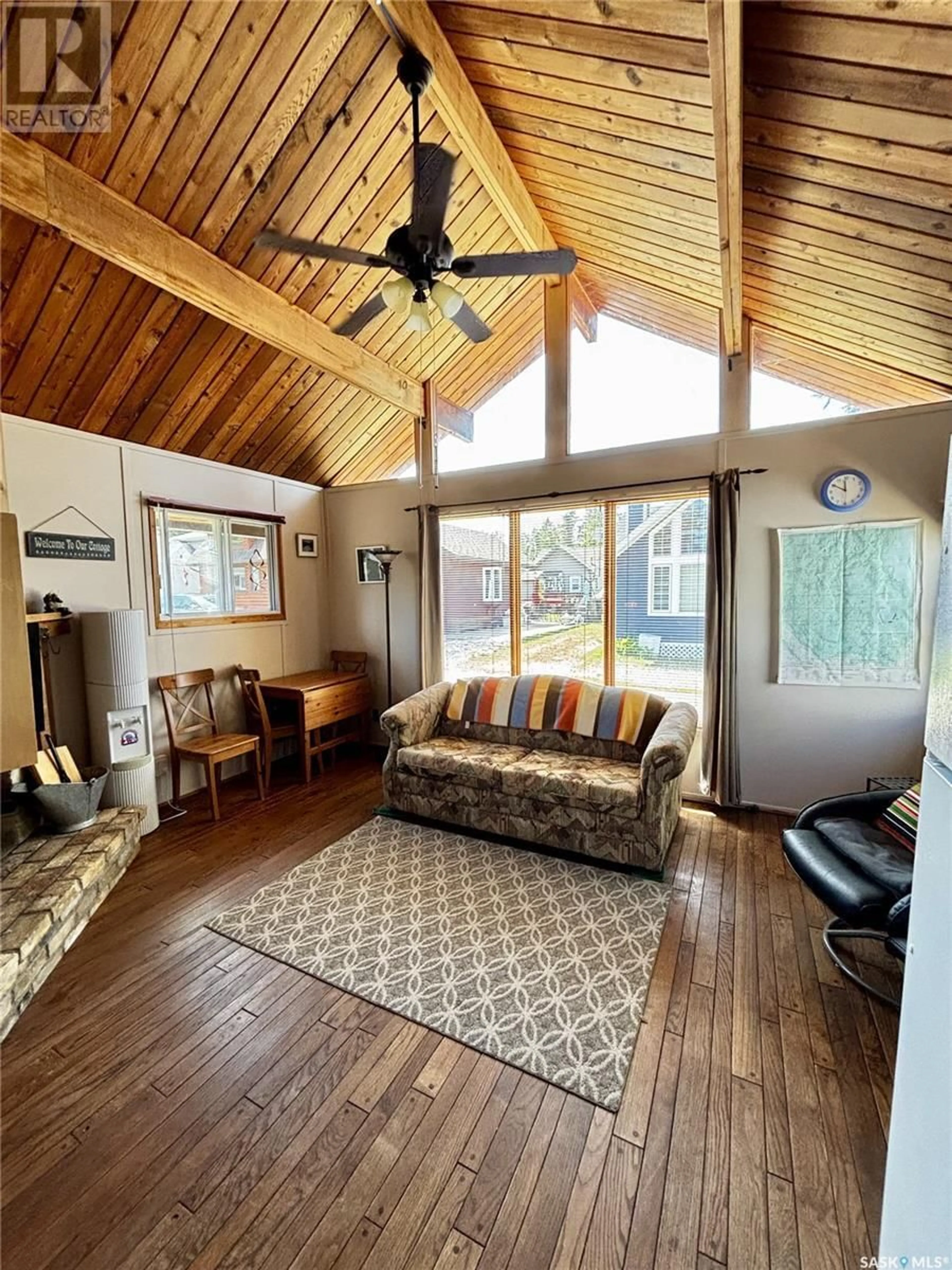 Living room with furniture, wood/laminate floor for 1544 FINCH, Prince Albert National Park Saskatchewan