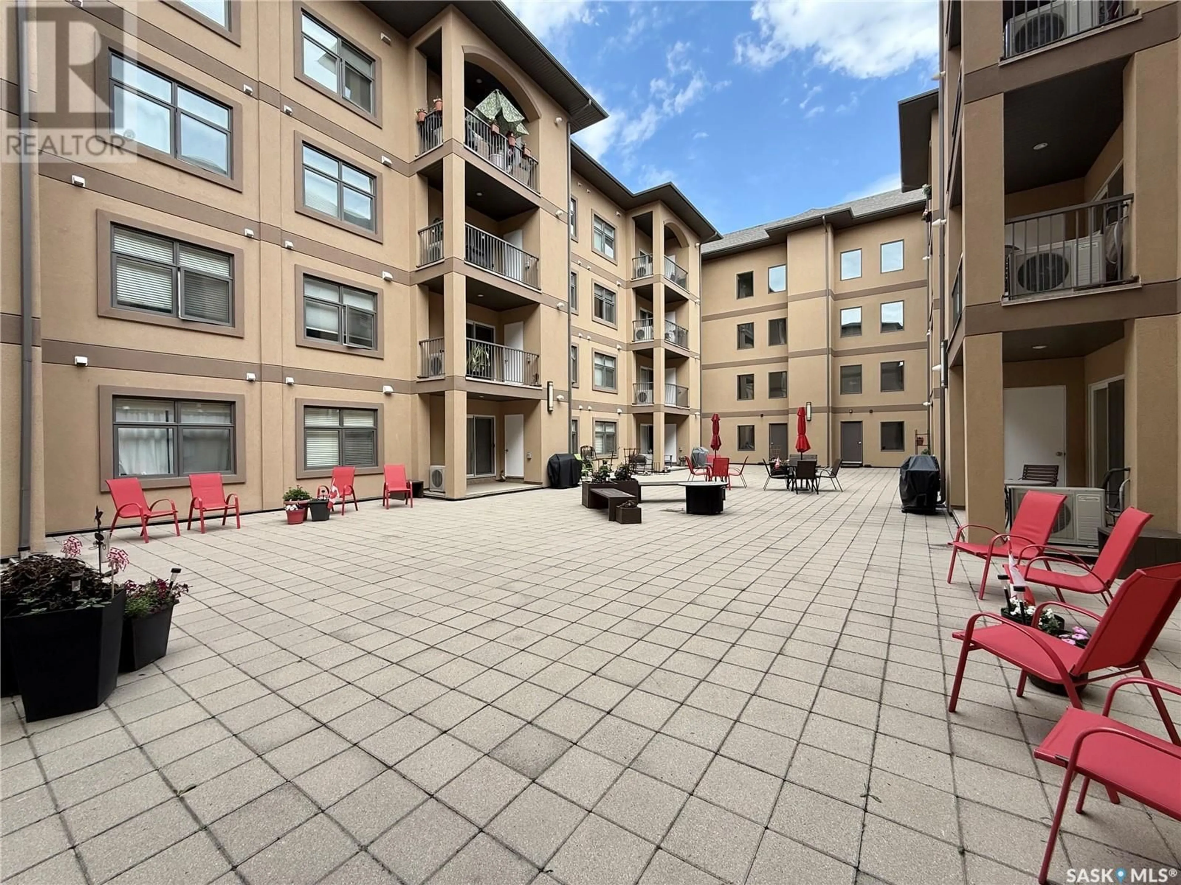 Patio, building for 208 - 3630 HAUGHTON ROAD, Regina Saskatchewan S4V1P1