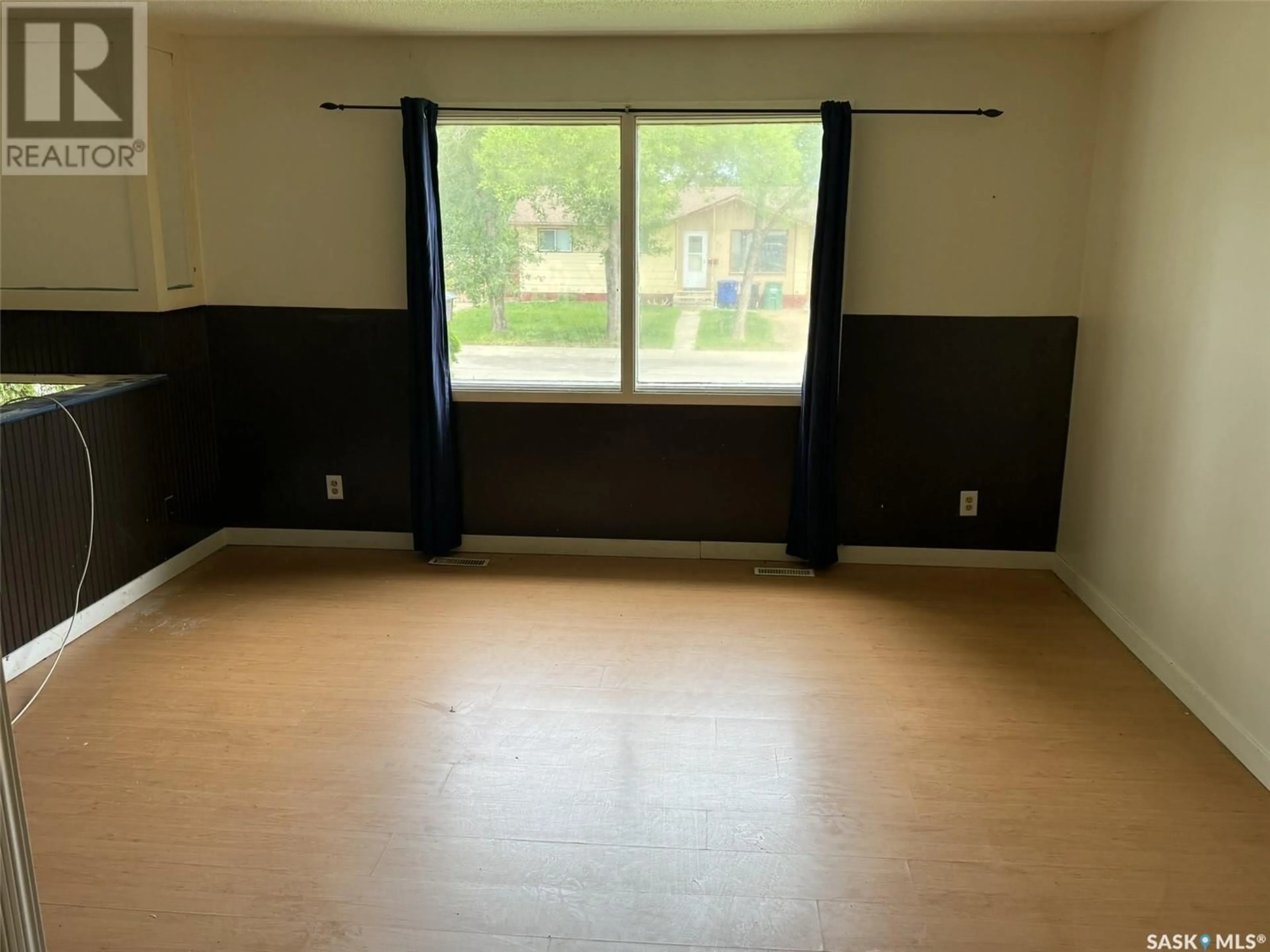 A pic of a room for 225 MOWAT CRESCENT, Saskatoon Saskatchewan S7L4X1