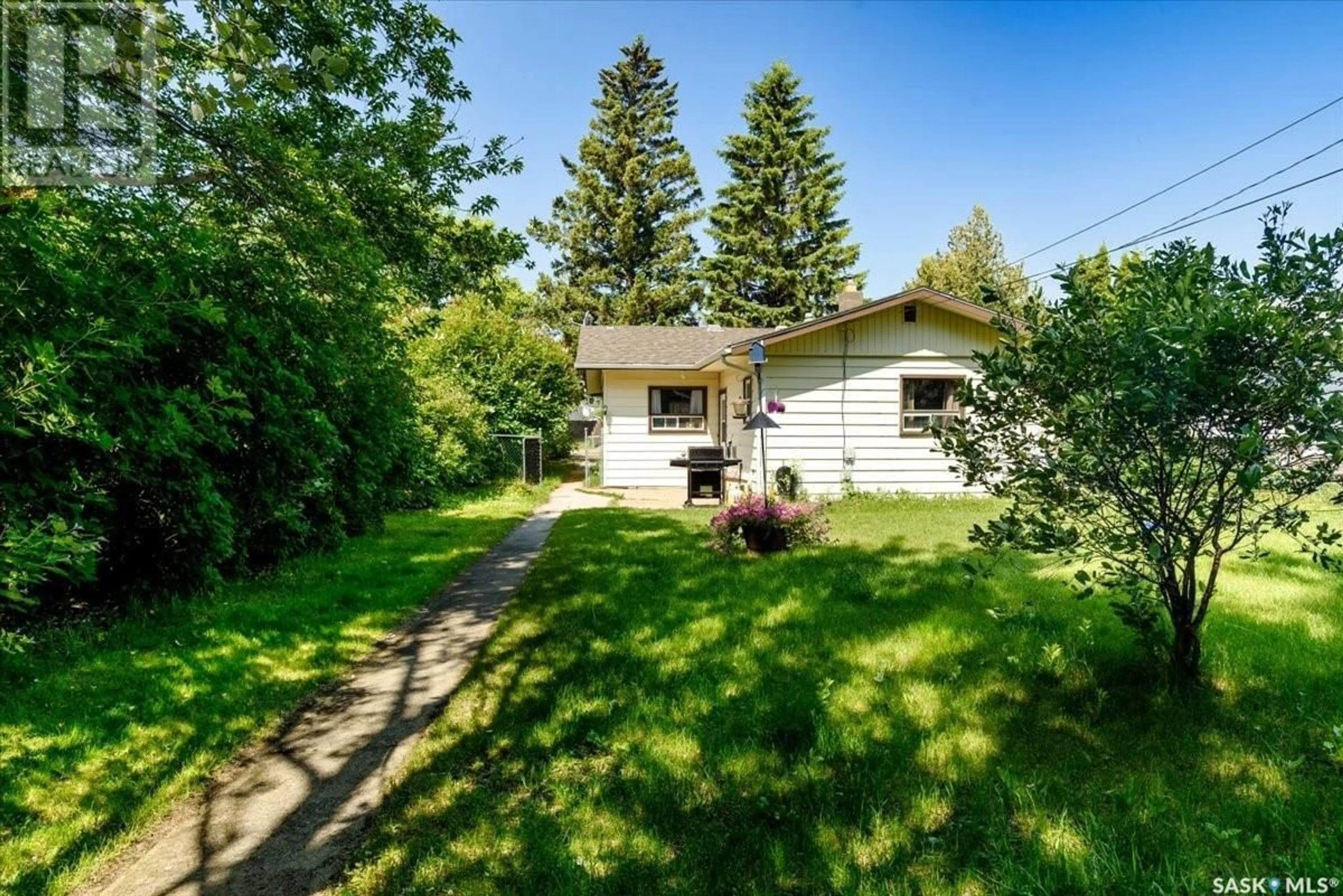 A pic from outside/outdoor area/front of a property/back of a property/a pic from drone, street for 115 FIFE STREET, Lipton Saskatchewan S0G3B0
