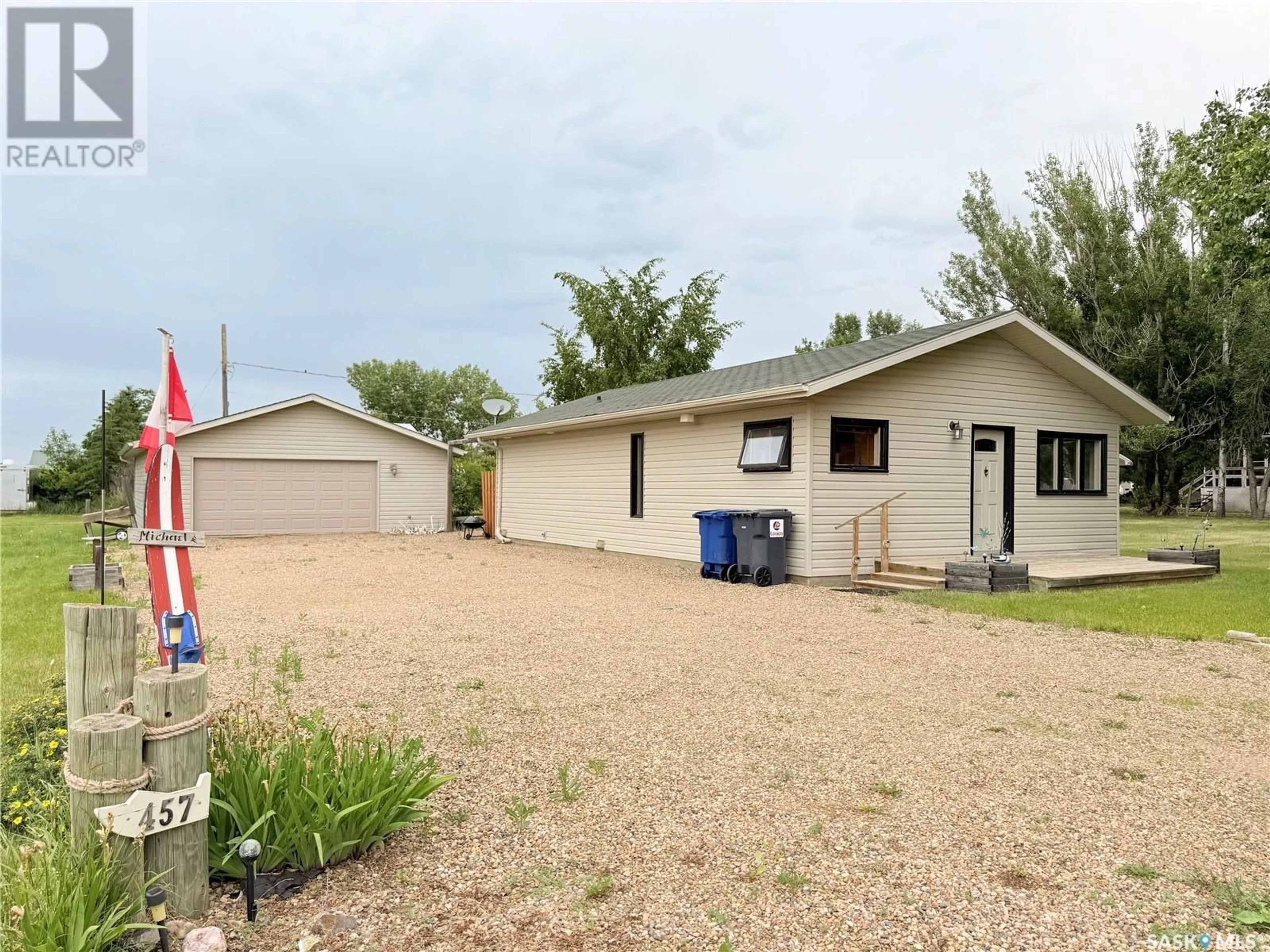 A pic from outside/outdoor area/front of a property/back of a property/a pic from drone, street for 457 2ND AVENUE, Riverhurst Saskatchewan S0H3P0
