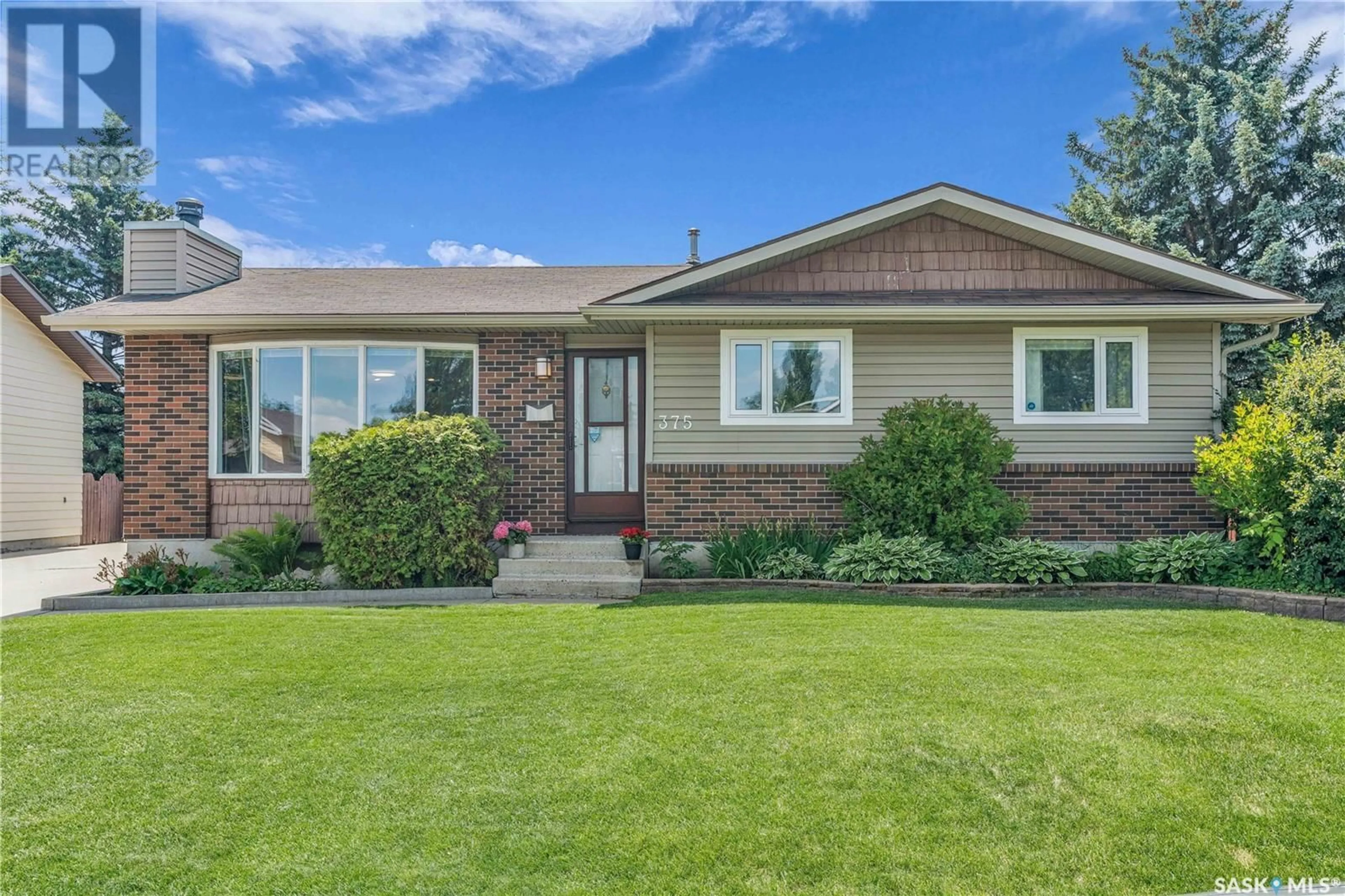 Home with vinyl exterior material, street for 375 SYLVIAN CRESCENT, Saskatoon Saskatchewan S7H5E6