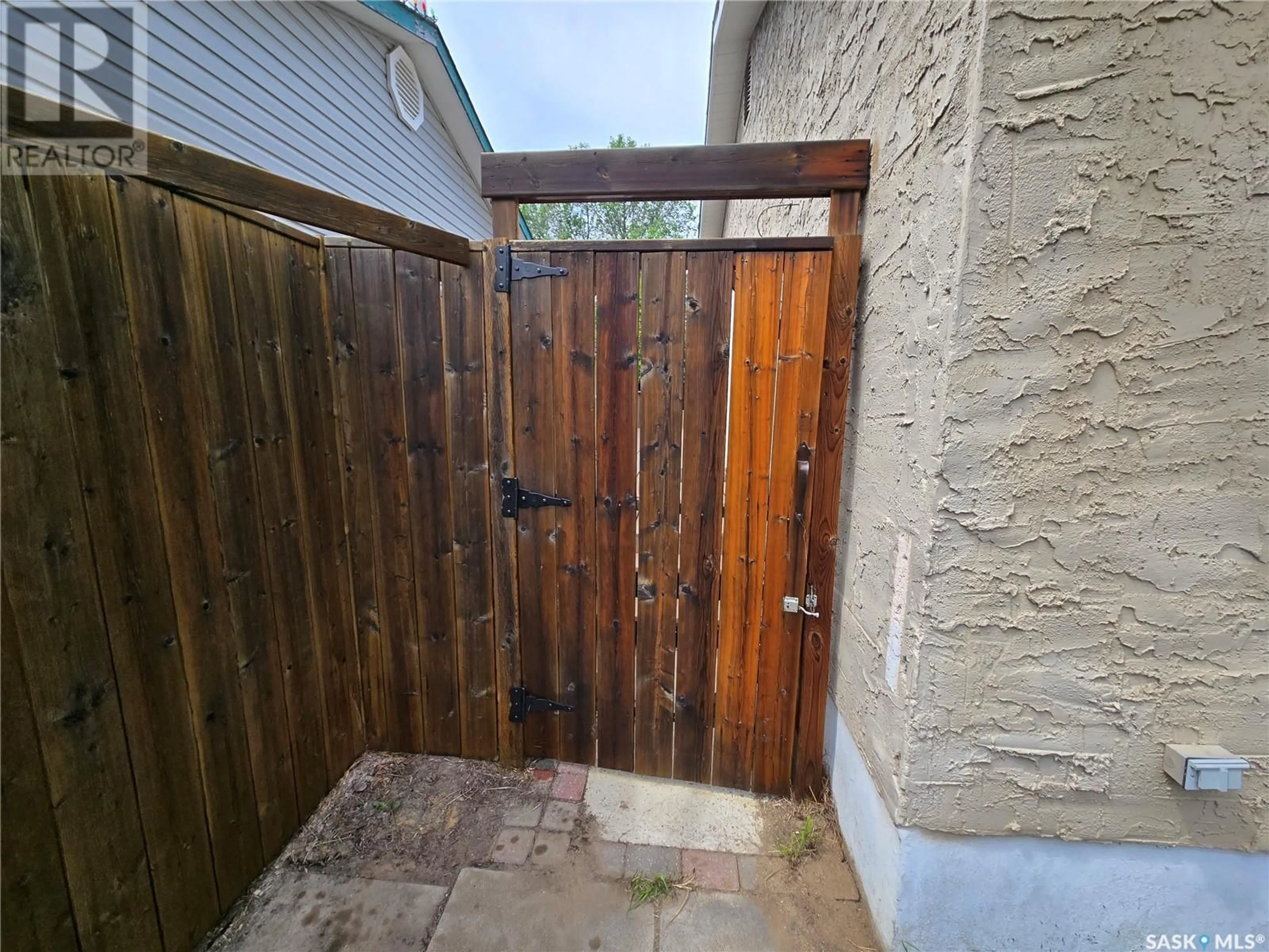 Unknown for 421 LISGAR AVENUE, Saskatoon Saskatchewan S7L5G7