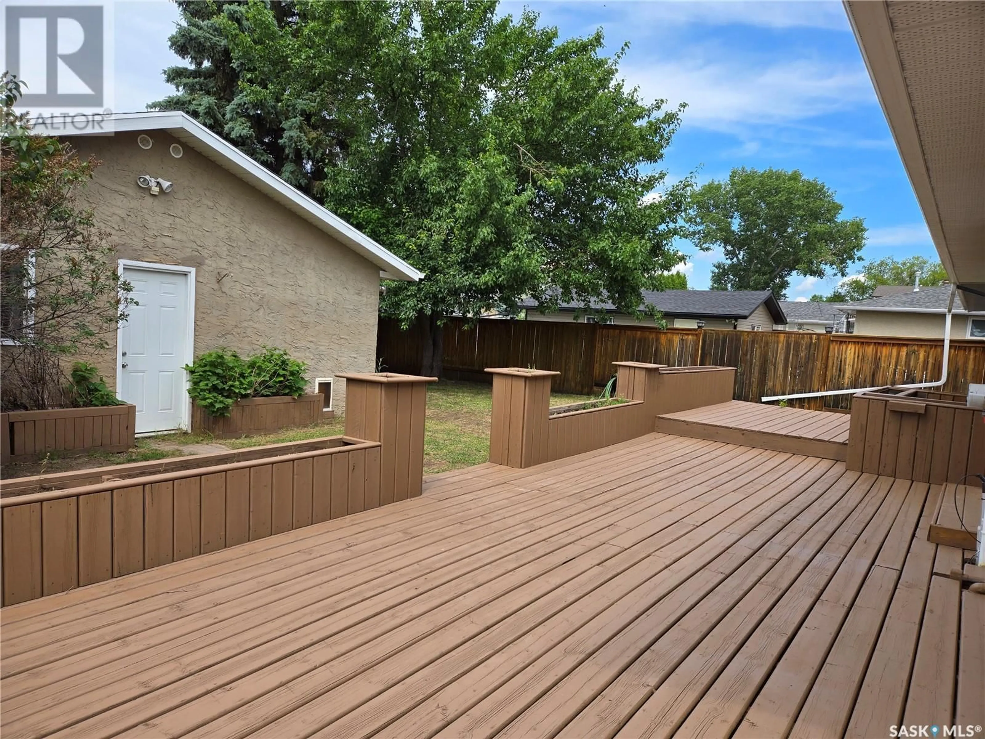 Patio, street for 421 LISGAR AVENUE, Saskatoon Saskatchewan S7L5G7