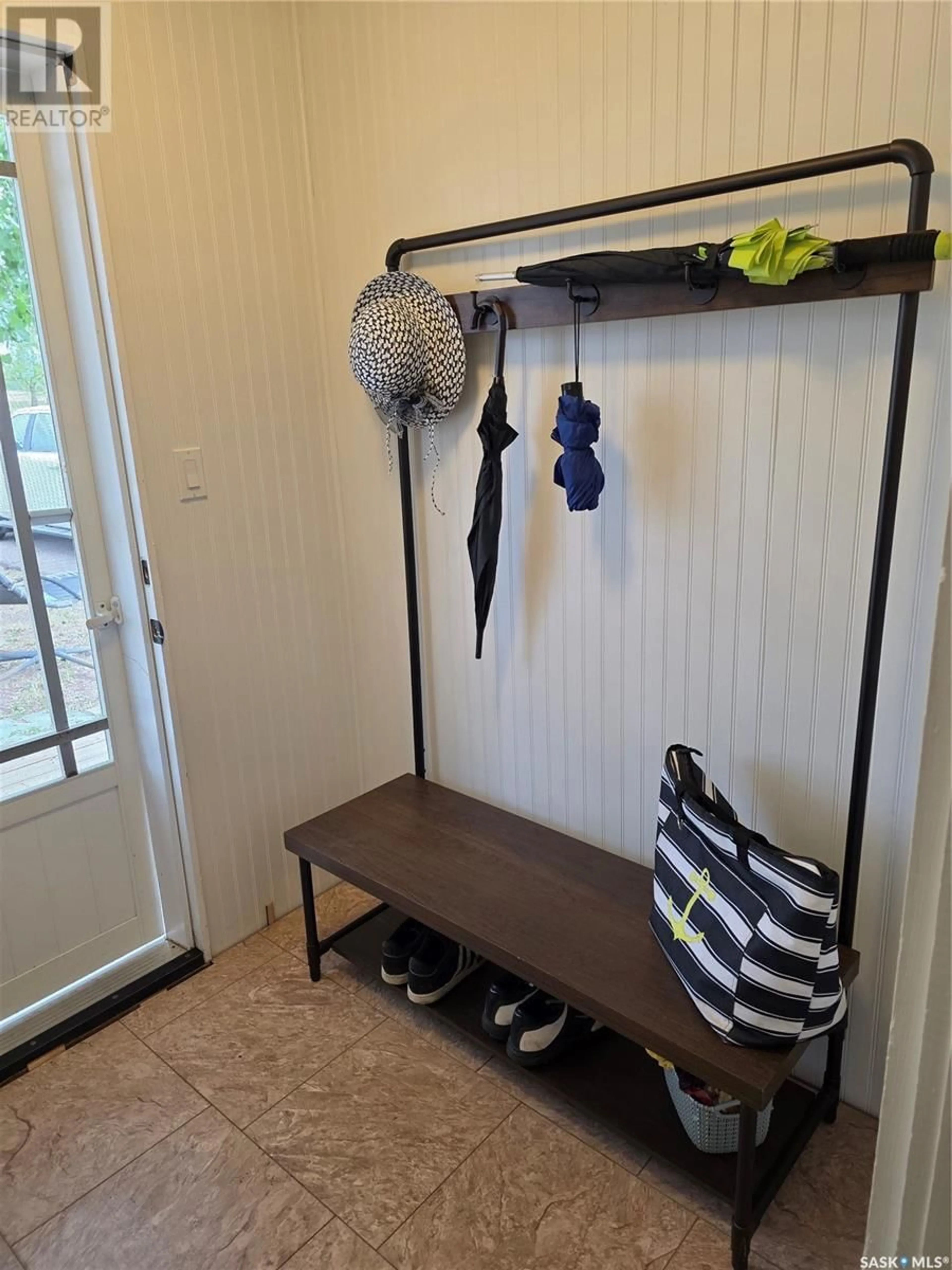 Indoor entryway for 107 MISTUSINNE CRESCENT, Mistusinne Saskatchewan S0H1J0
