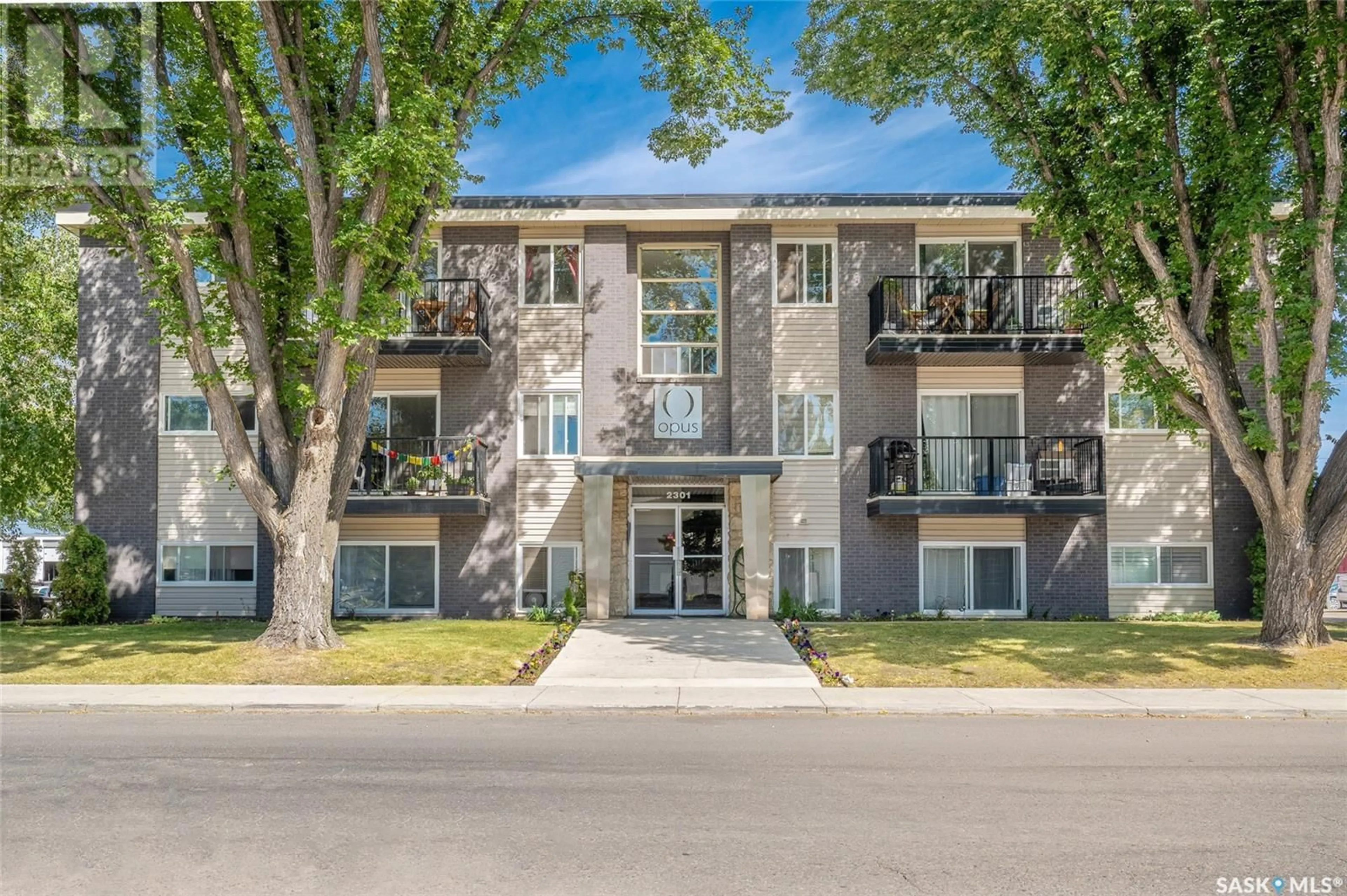 Patio, unknown for 2301 7TH STREET, Saskatoon Saskatchewan S7H1A2