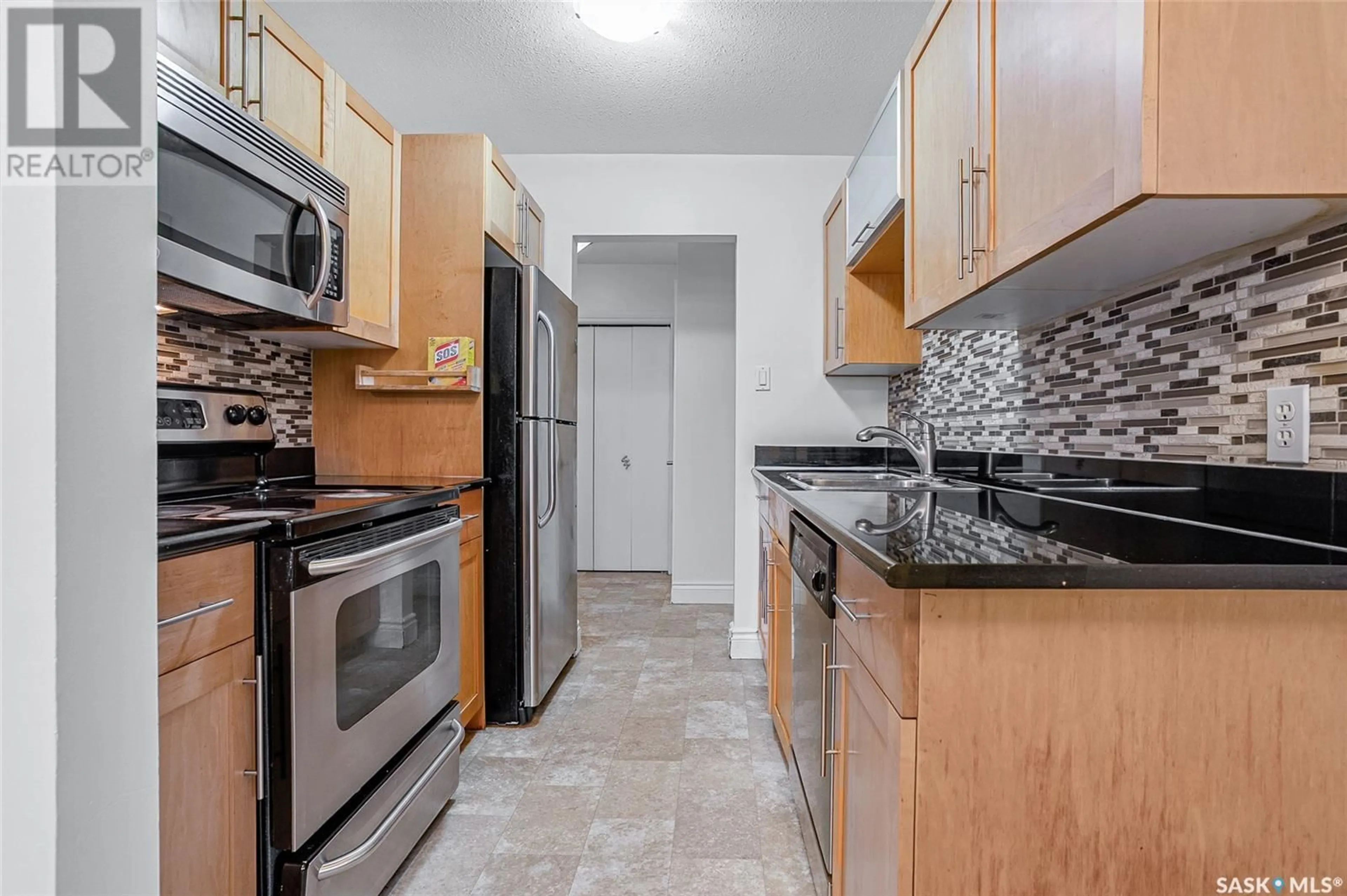Standard kitchen, unknown for 2301 7TH STREET, Saskatoon Saskatchewan S7H1A2
