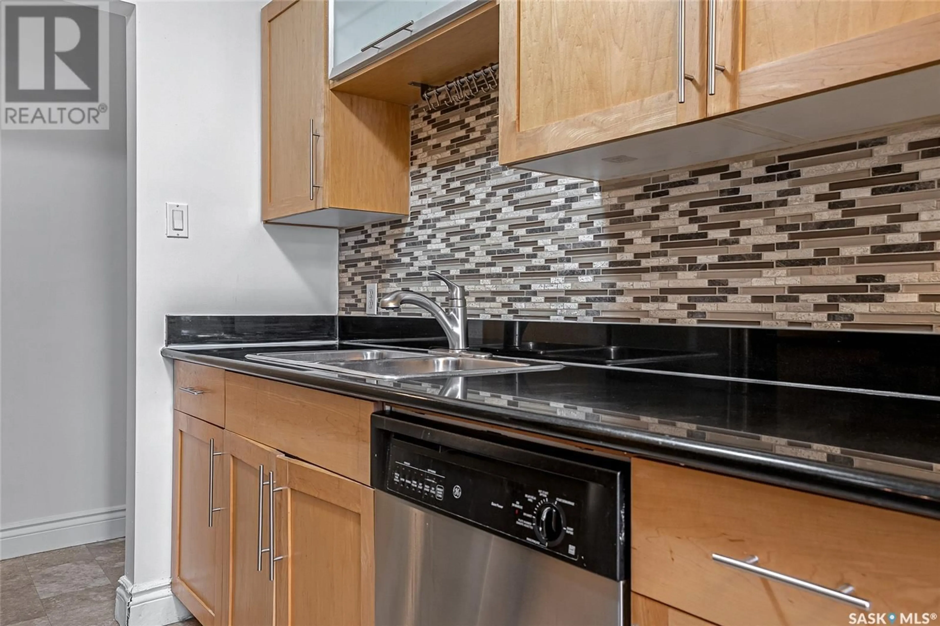 Standard kitchen, ceramic/tile floor for 2301 7TH STREET, Saskatoon Saskatchewan S7H1A2