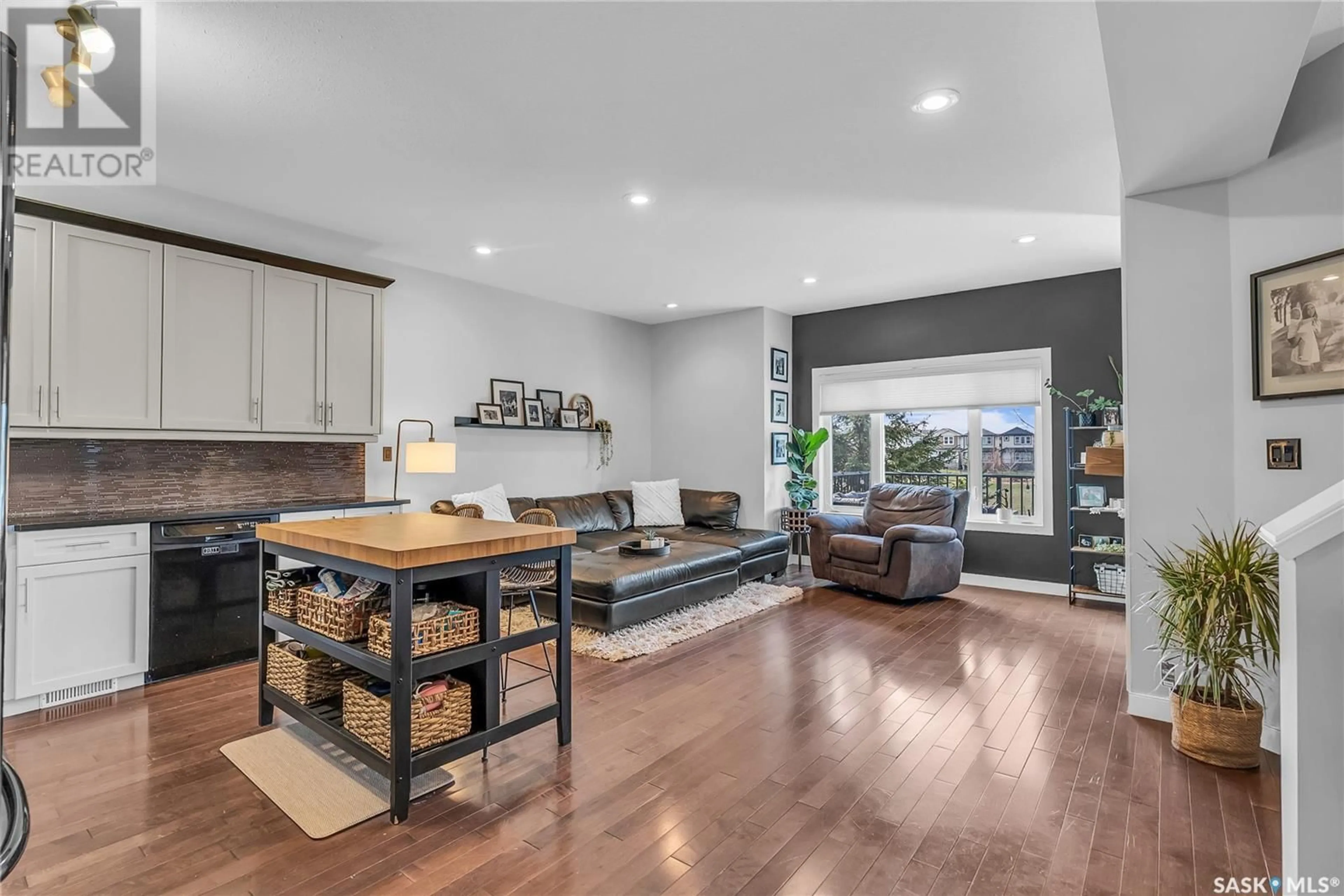 Open concept kitchen, unknown for 215 - 18 HAMPTON GREEN, Saskatoon Saskatchewan S7R0G7