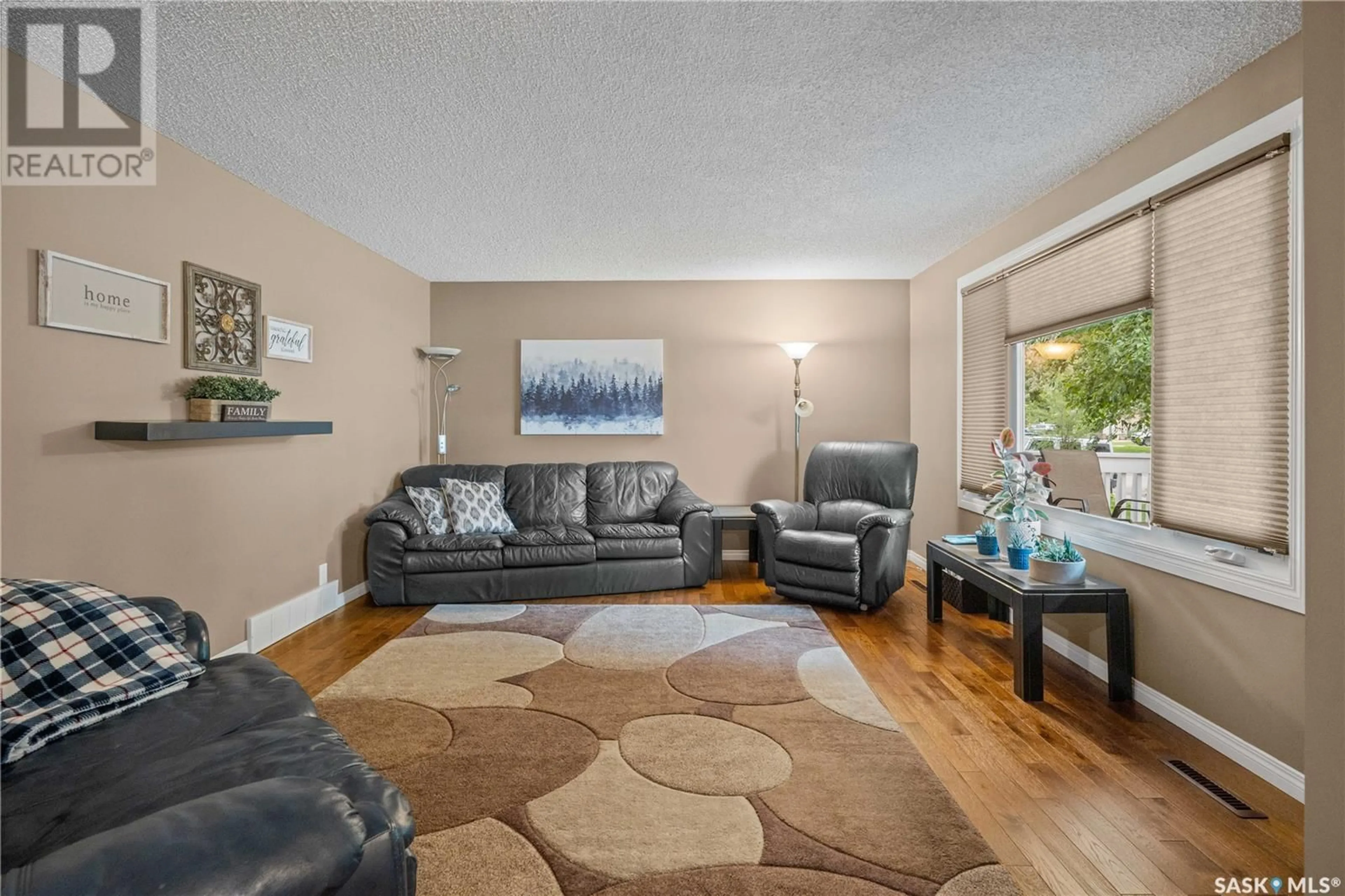 Living room with furniture, unknown for 70 HAMMOND ROAD, Regina Saskatchewan S4V3A7