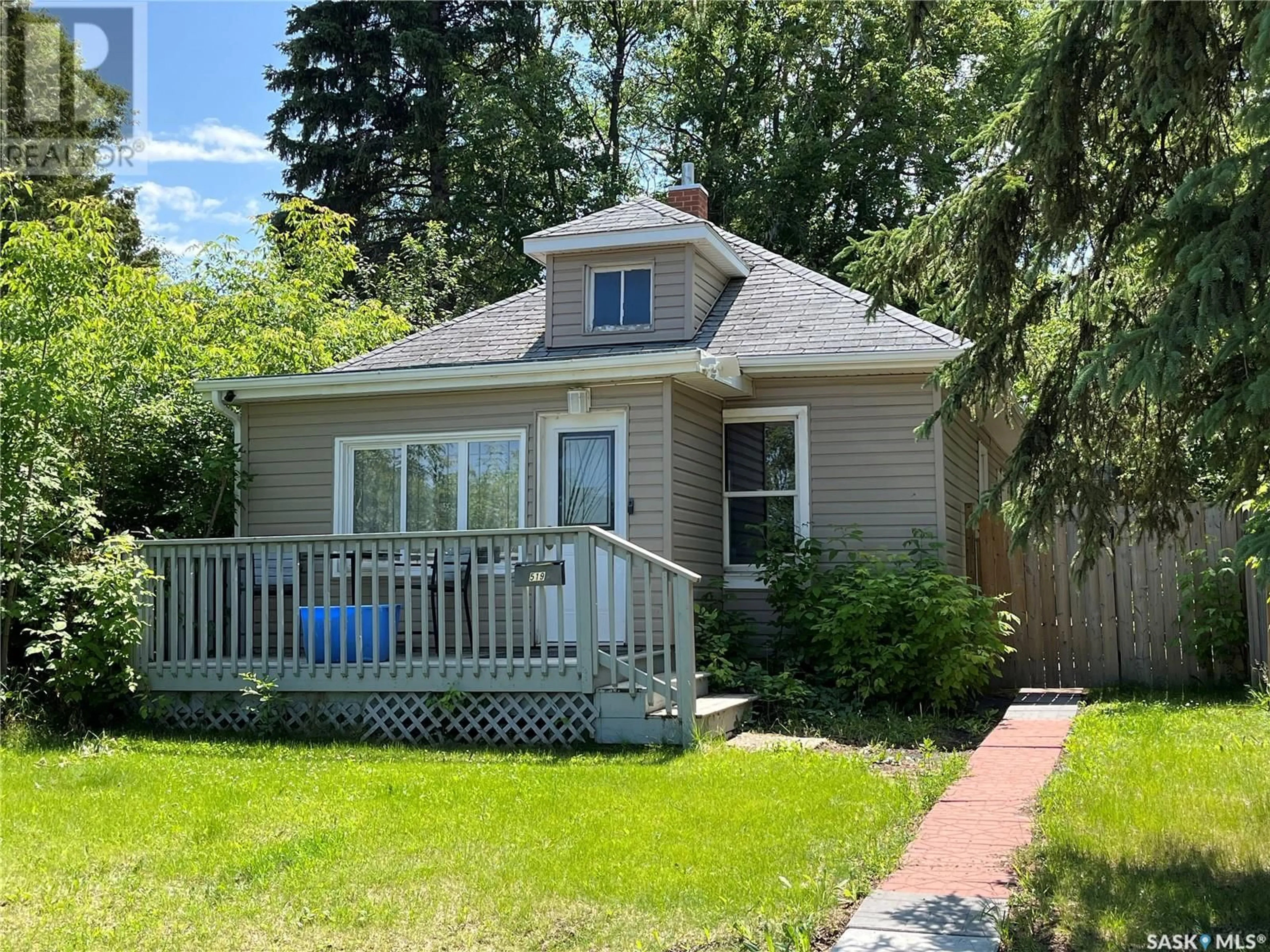 Home with vinyl exterior material, street for 519 19TH STREET, Prince Albert Saskatchewan S6V1K3