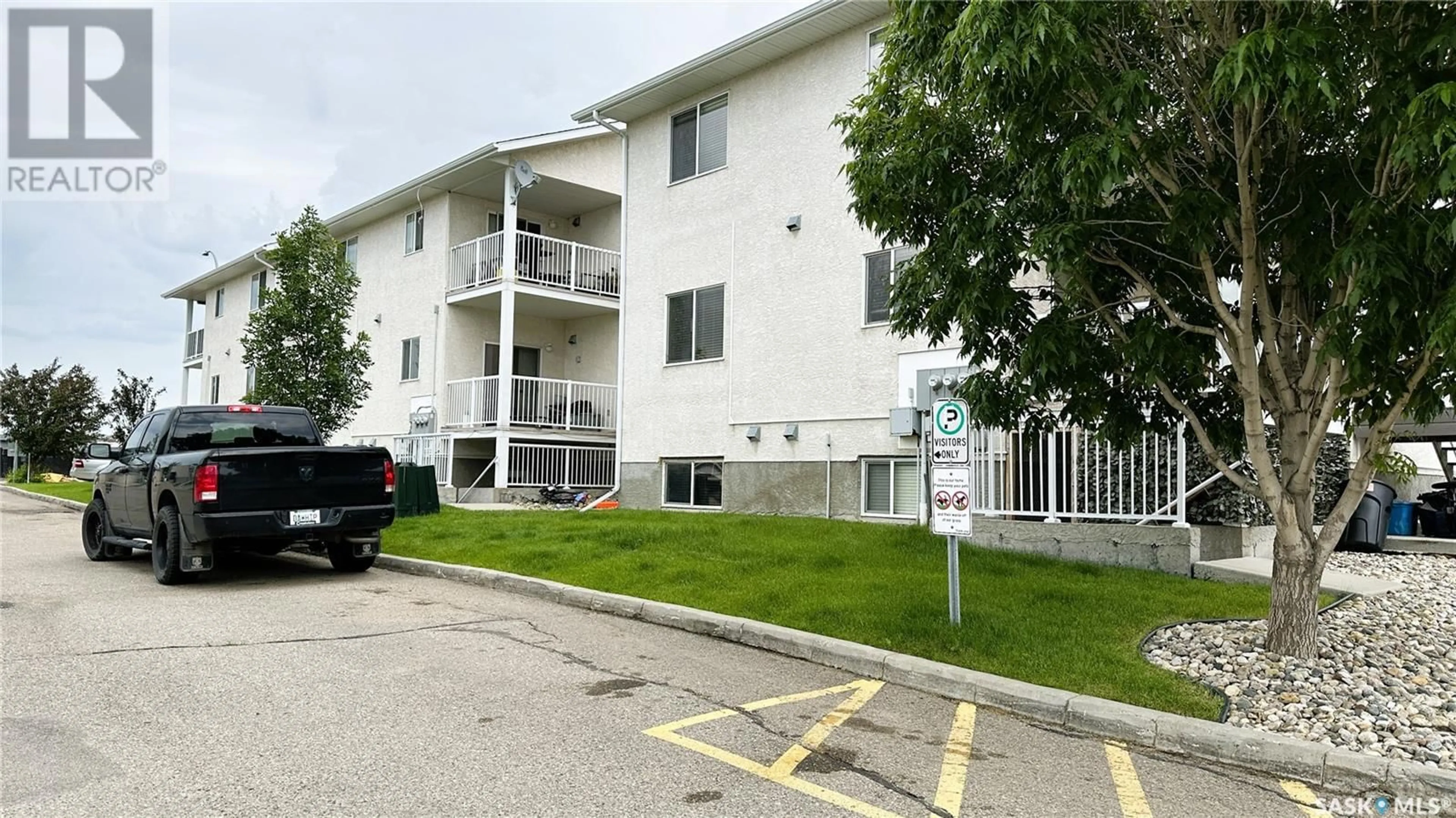Patio, unknown for 4101 - 28 PRESTON CRESCENT, Regina Saskatchewan S4X0G3