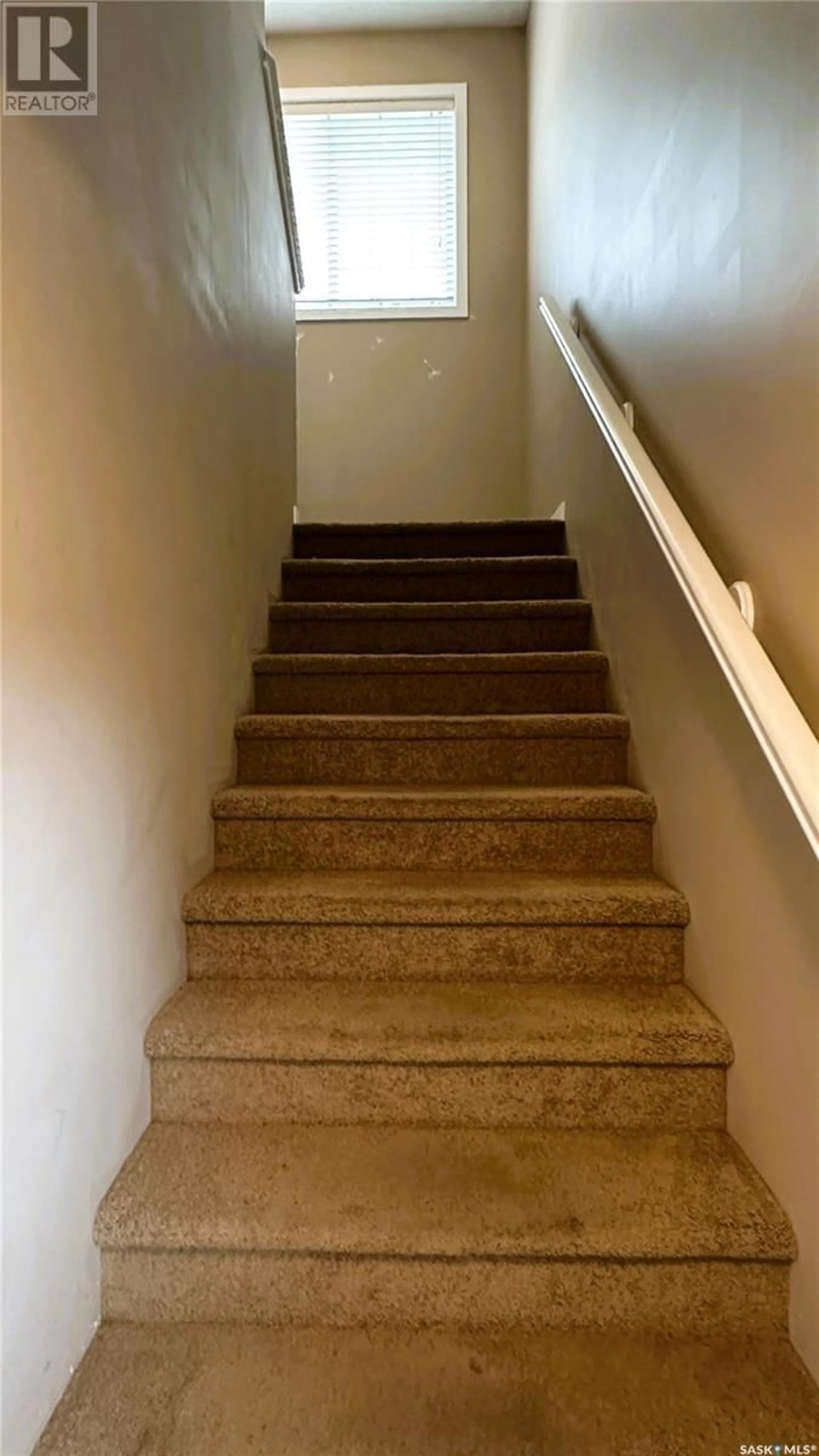 Stairs for 4101 - 28 PRESTON CRESCENT, Regina Saskatchewan S4X0G3