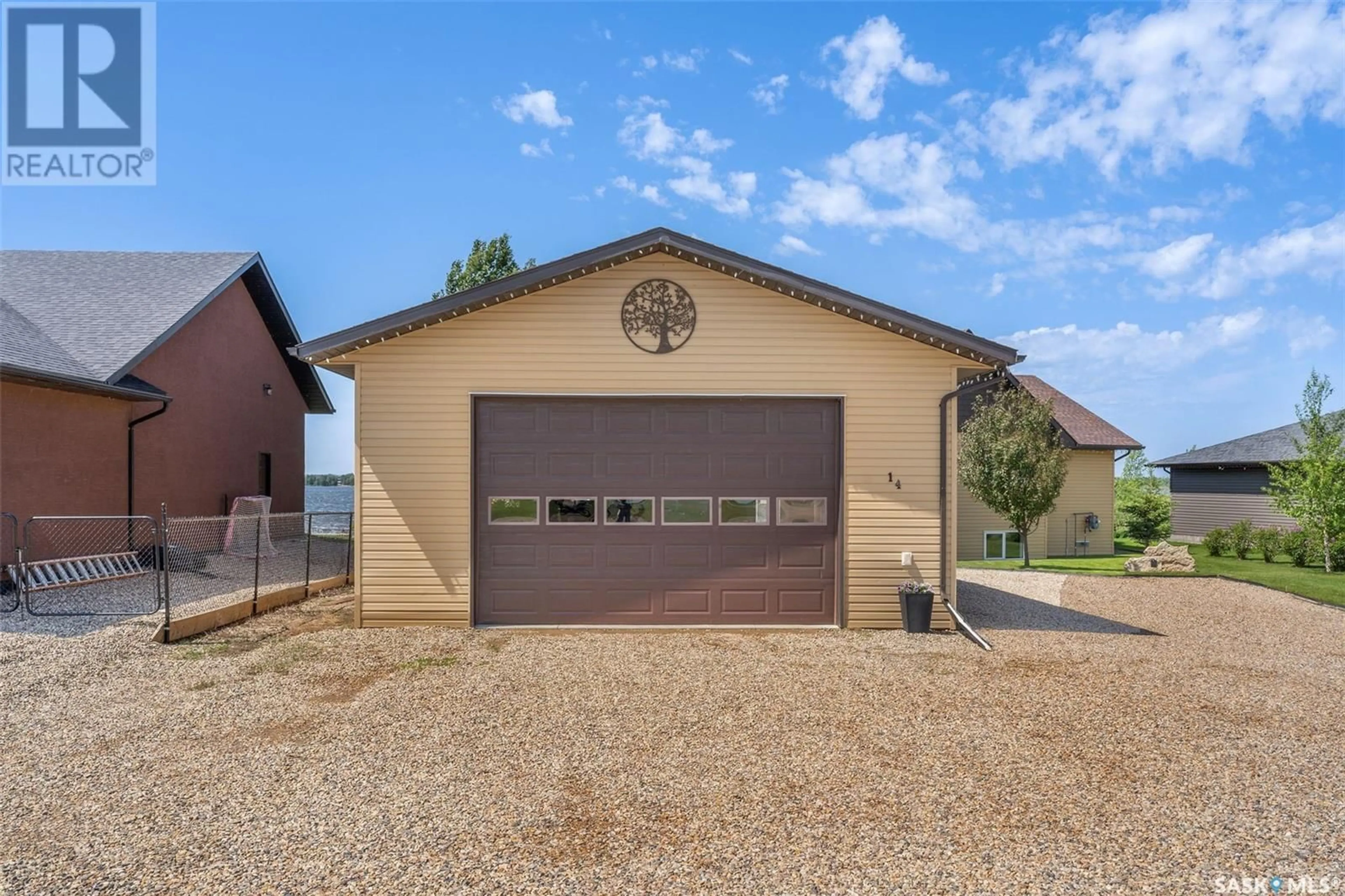 Indoor garage for 14 PAPE ROAD, Humboldt Saskatchewan S0K2A0