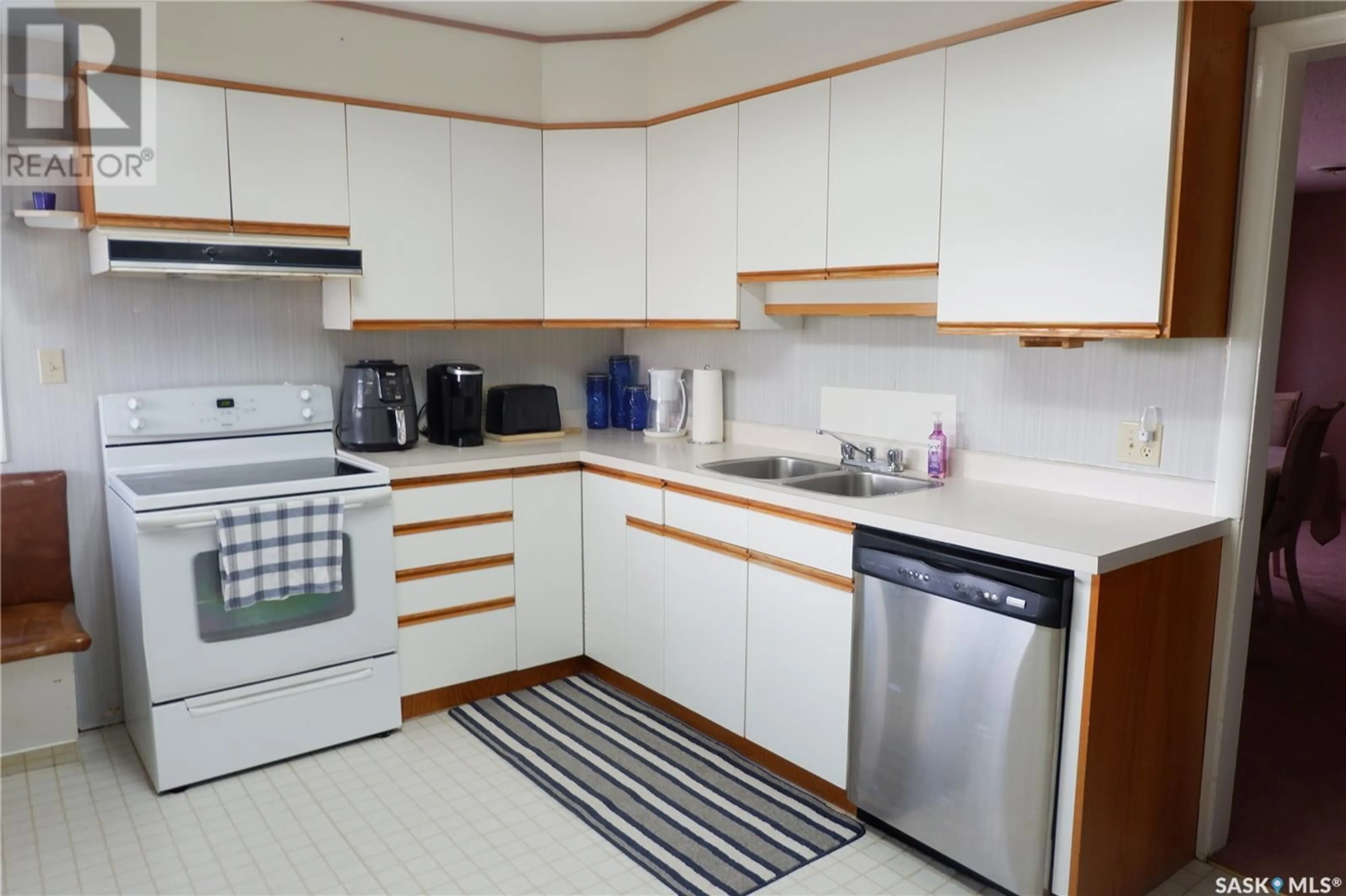Standard kitchen, unknown for 48 2ND AVENUE, Lafleche Saskatchewan S0H2K0