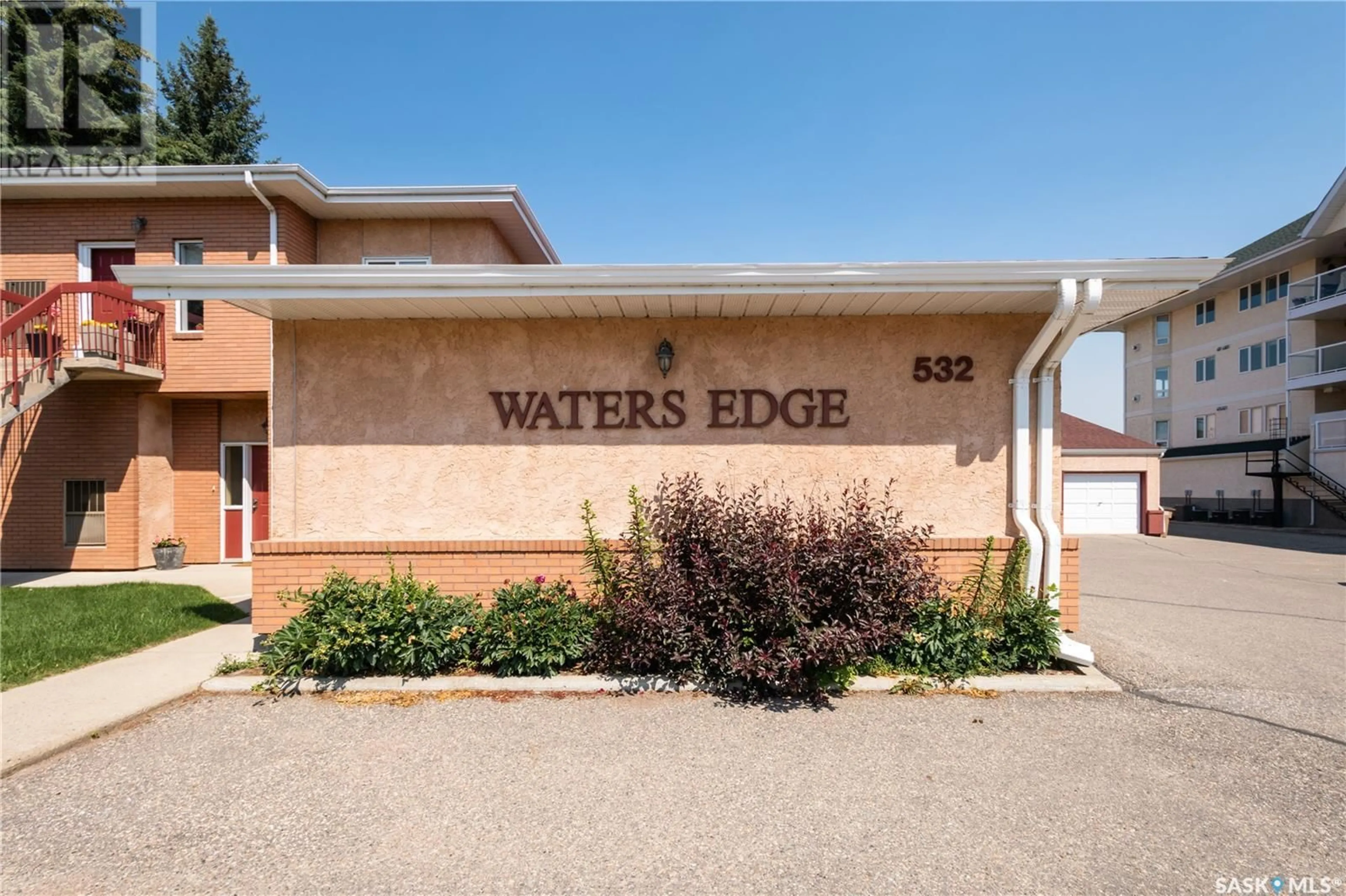 Indoor foyer for C2 - 532 RIVER STREET, Prince Albert Saskatchewan S6V0A6