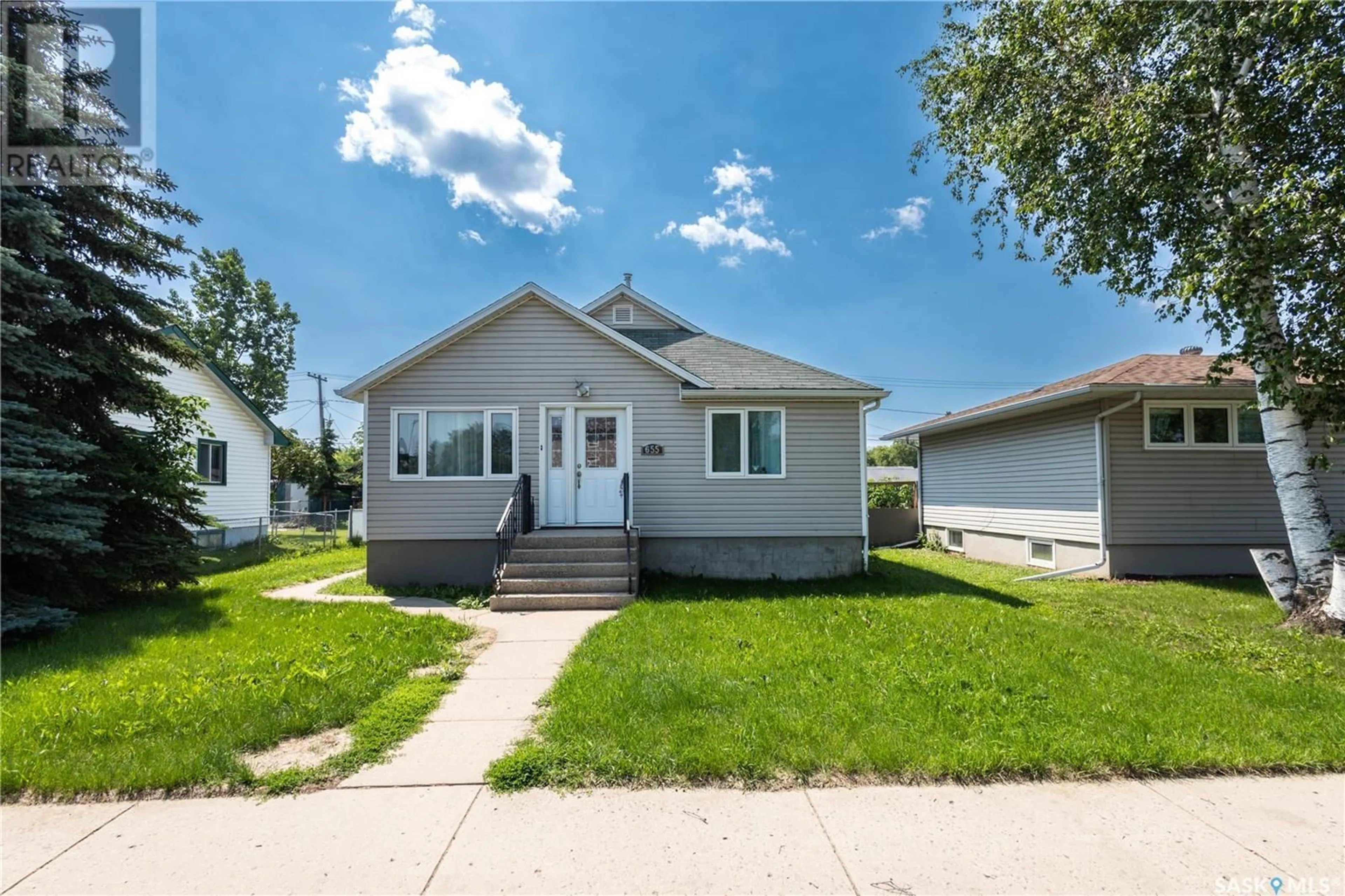 Home with vinyl exterior material, street for 655 4TH STREET, Prince Albert Saskatchewan S6V0K2