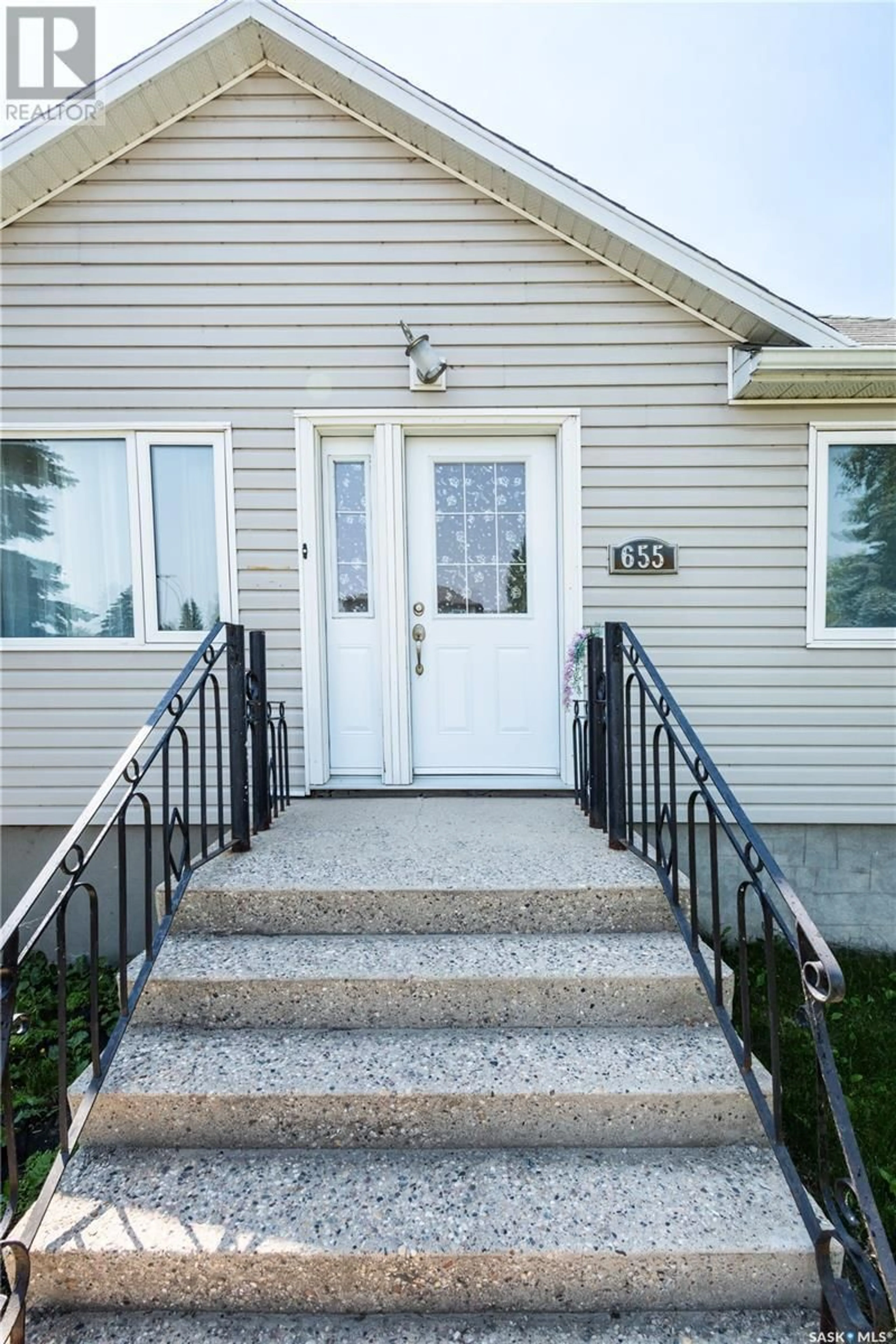 Home with vinyl exterior material, street for 655 4TH STREET, Prince Albert Saskatchewan S6V0K2