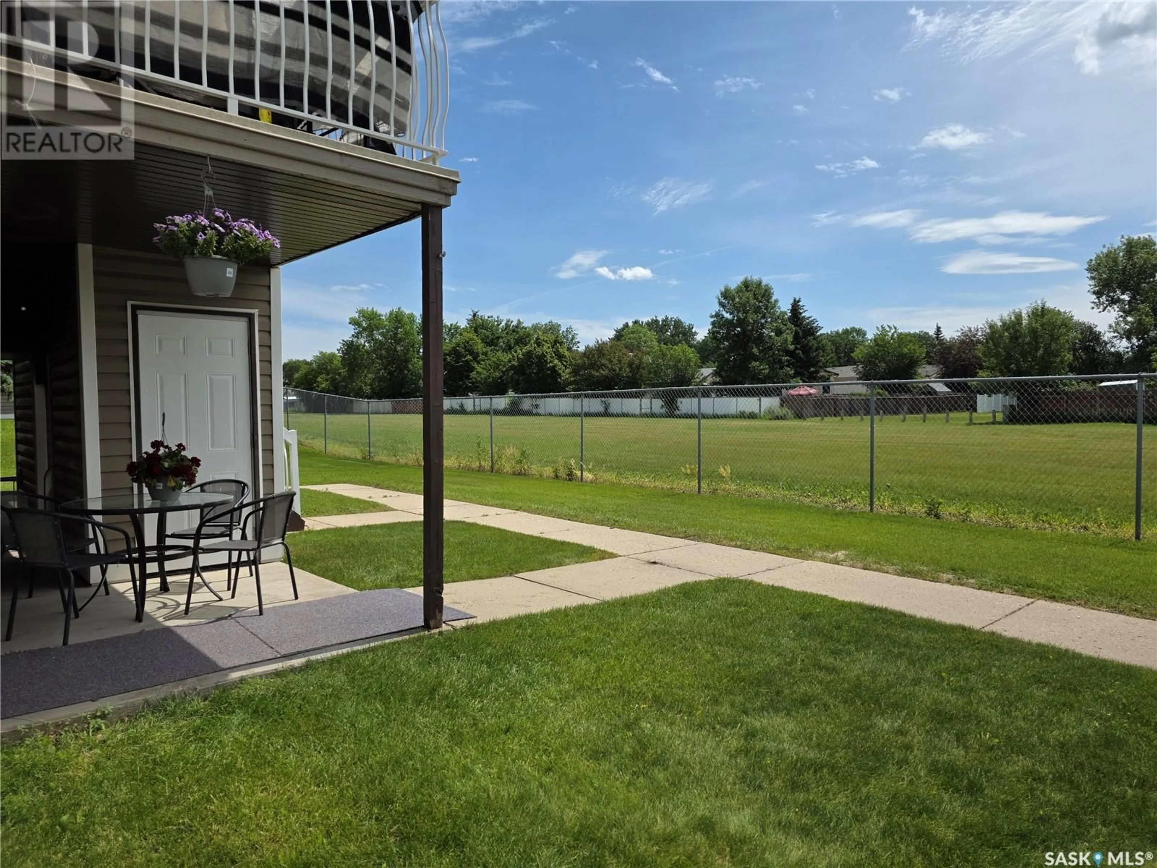 Patio, water/lake/river/ocean view for 6529 ROCHDALE BOULEVARD, Regina Saskatchewan S4X2Z1