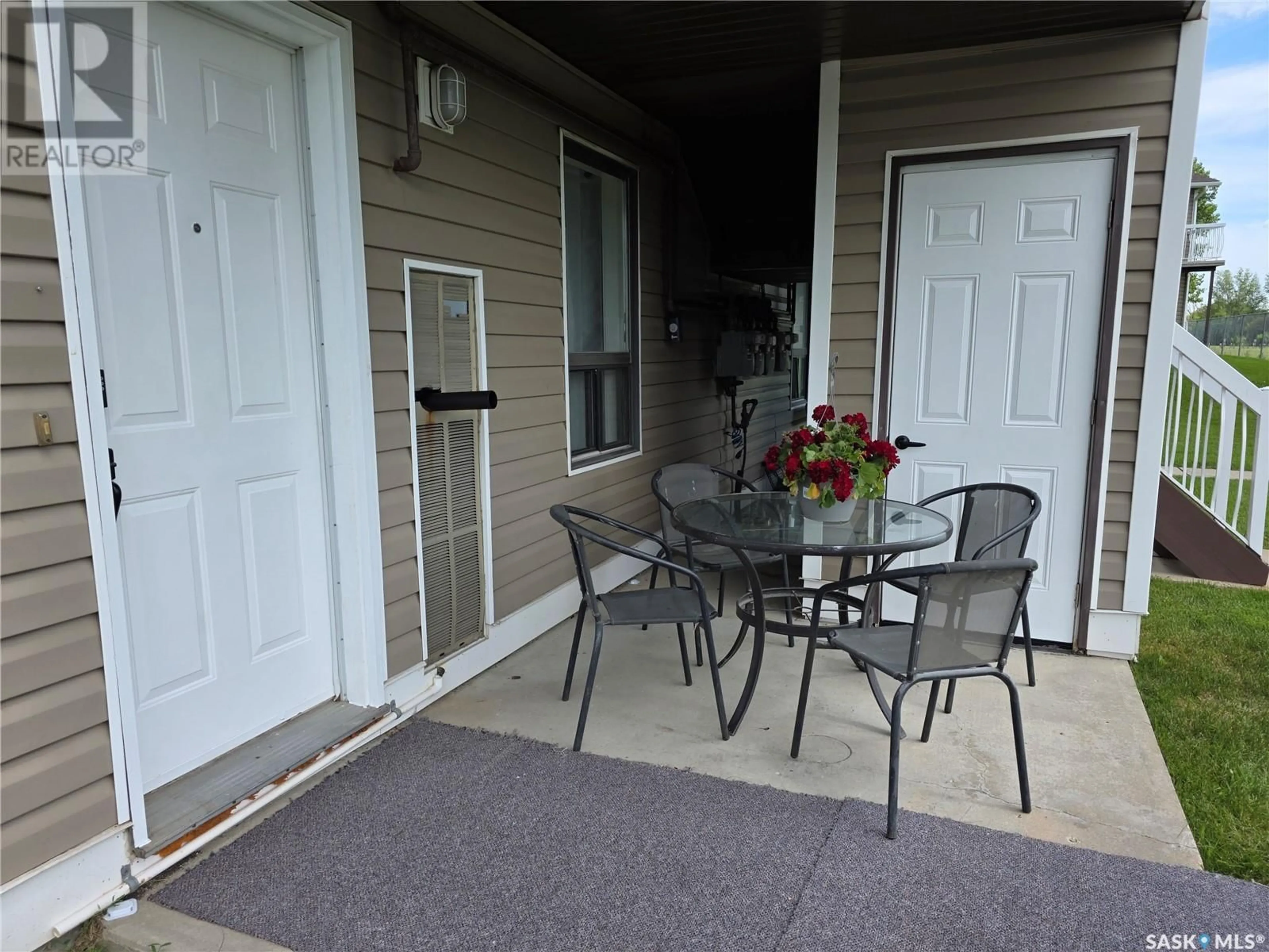 Patio, water/lake/river/ocean view for 6529 ROCHDALE BOULEVARD, Regina Saskatchewan S4X2Z1