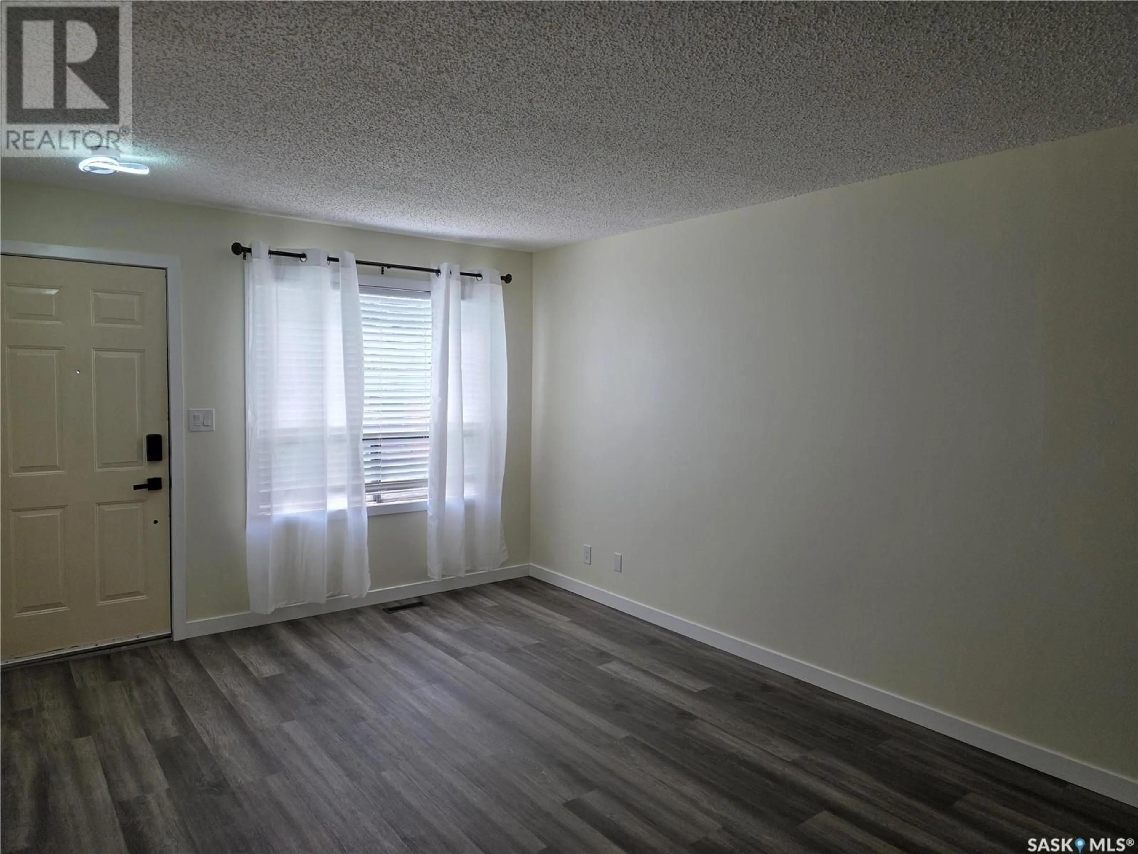A pic of a room for 6529 ROCHDALE BOULEVARD, Regina Saskatchewan S4X2Z1