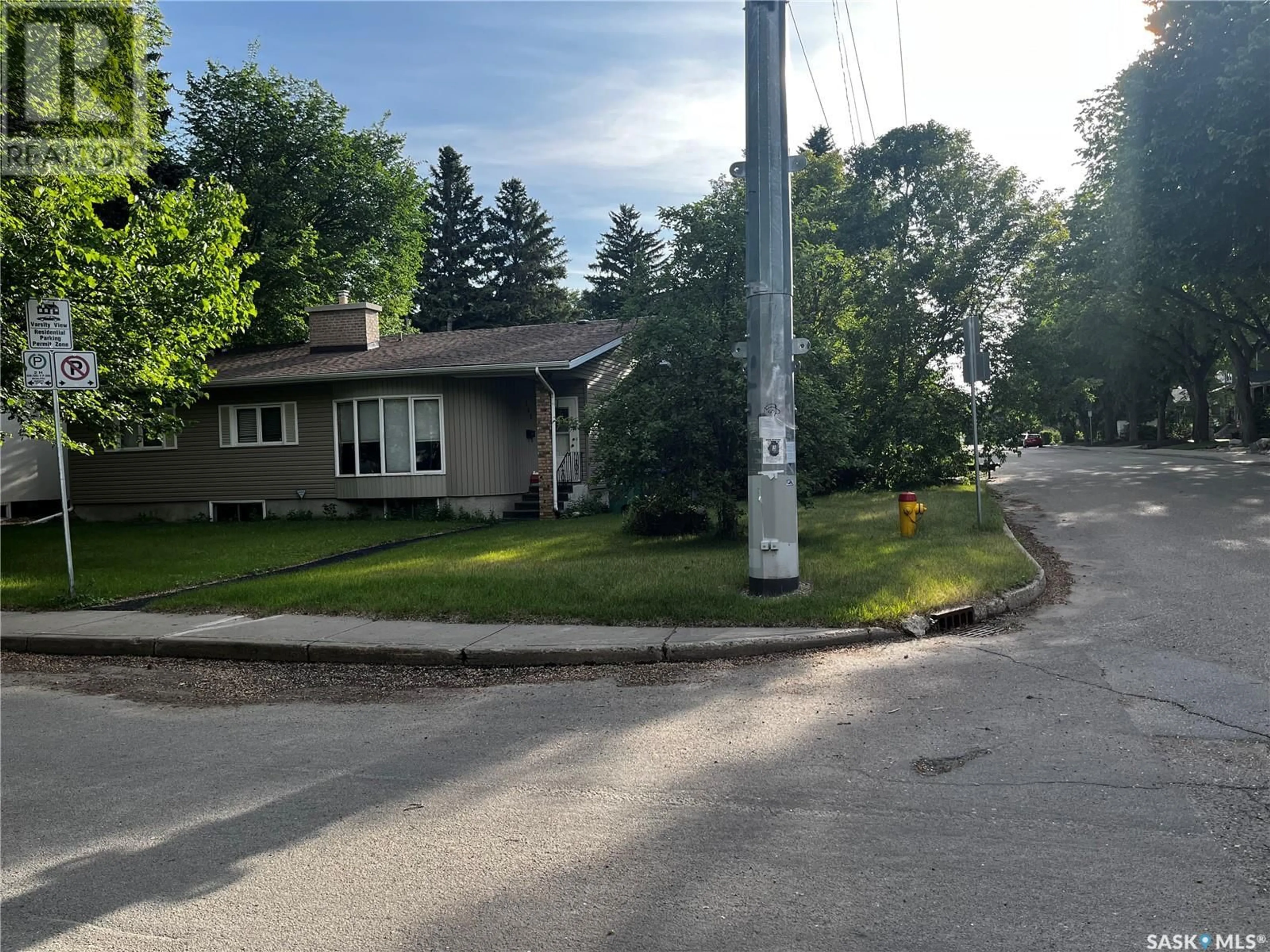 Unknown for 302 MCKINNON AVENUE, Saskatoon Saskatchewan S7N1J5
