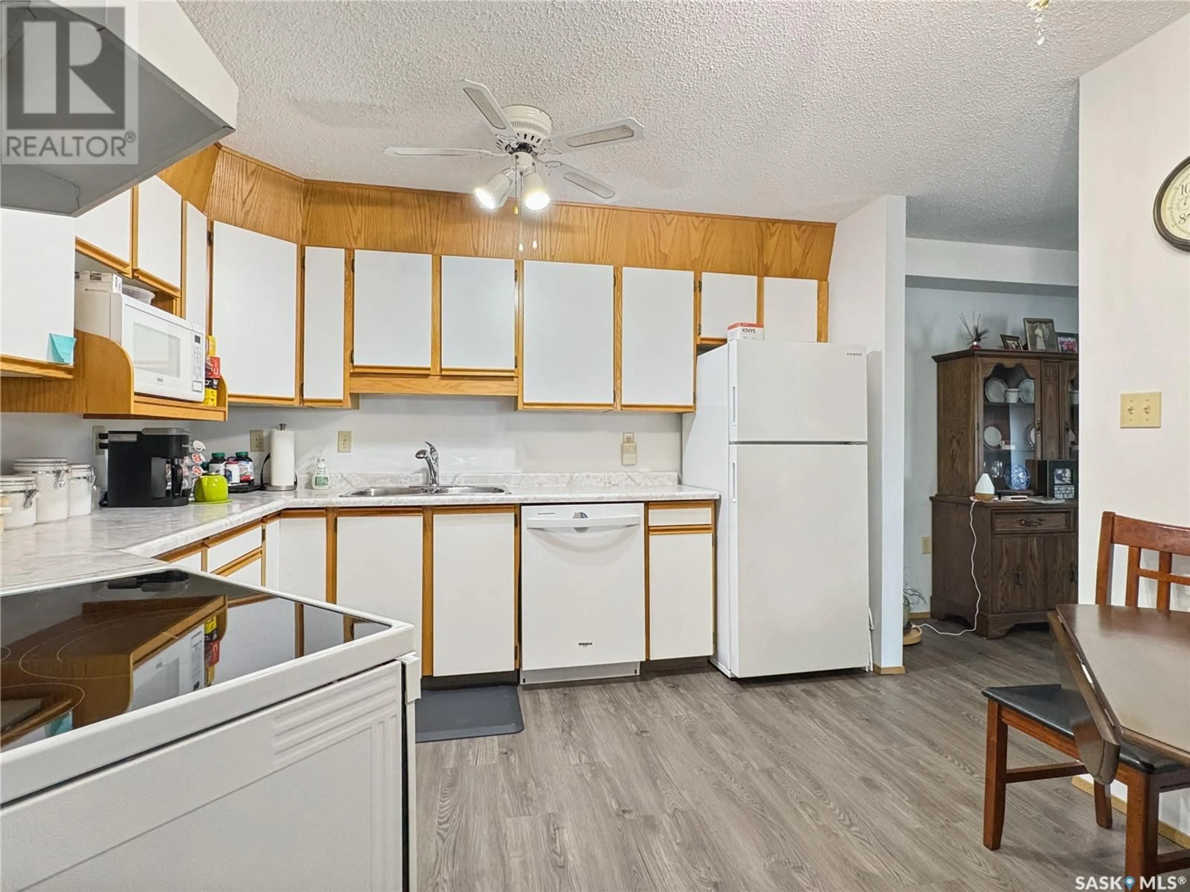 Standard kitchen, unknown for 203 - 1002 108TH STREET, North Battleford Saskatchewan S9A2A9