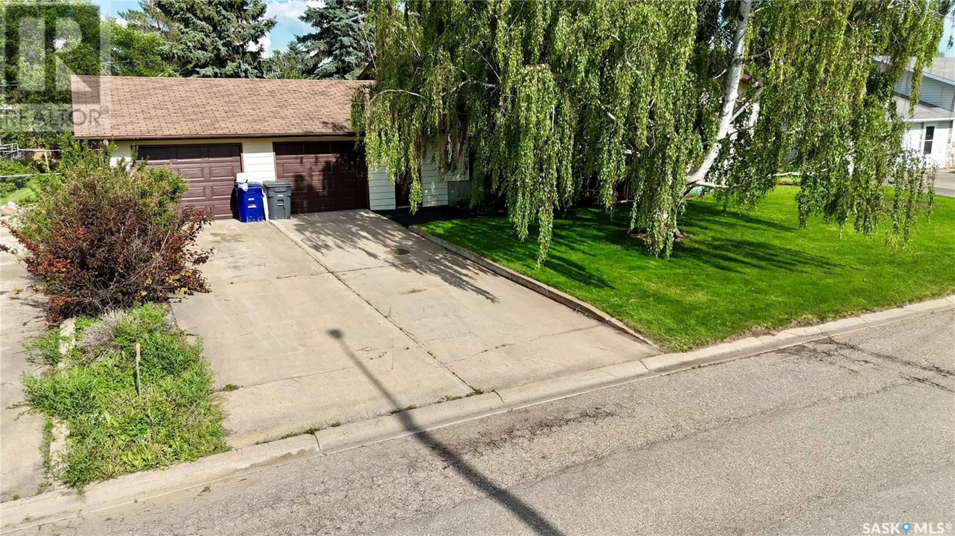 A pic from outside/outdoor area/front of a property/back of a property/a pic from drone, street for 521 HEARN STREET, Outlook Saskatchewan S0L2N0