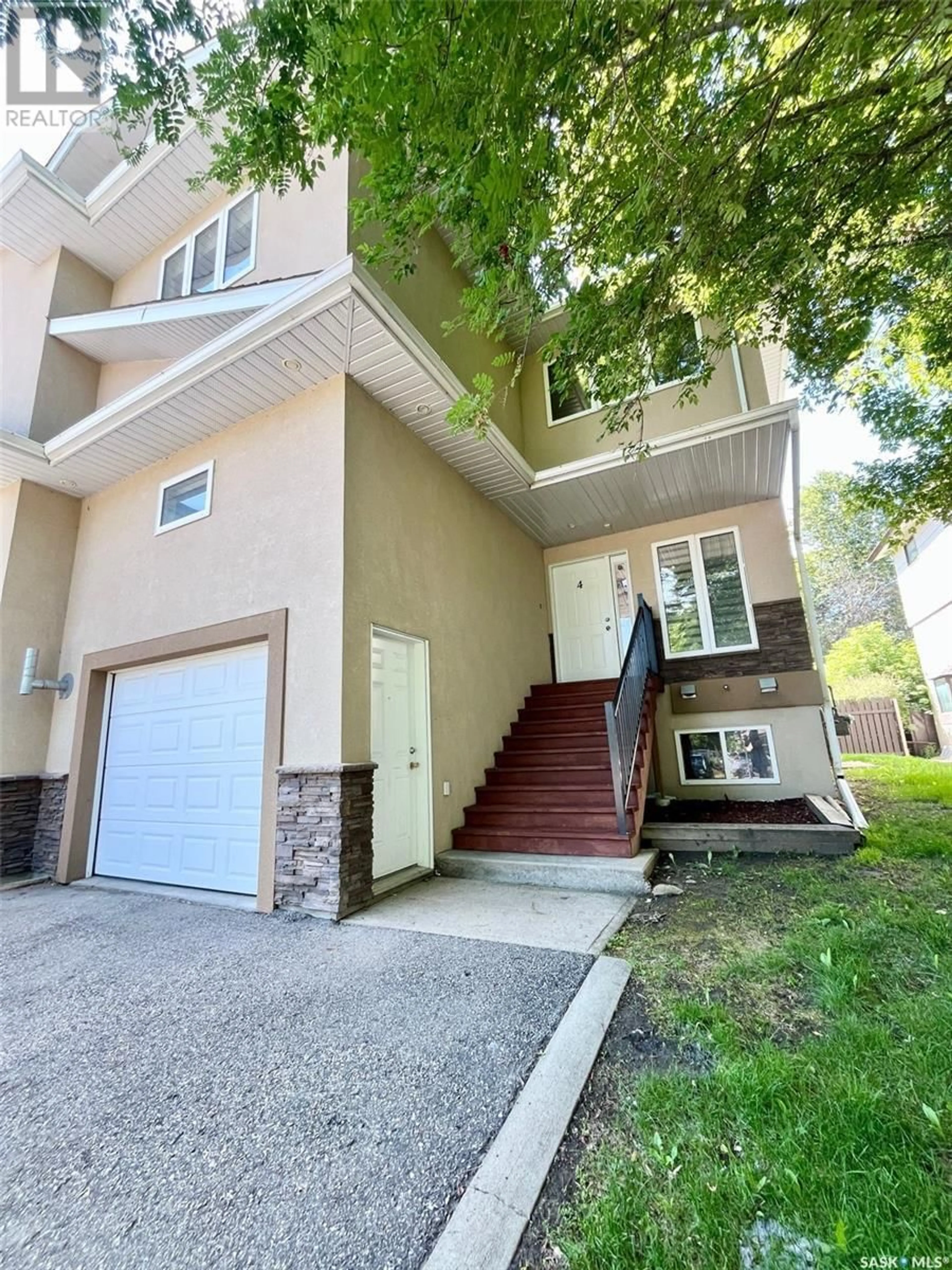 Unknown for 4 211 20TH STREET, Prince Albert Saskatchewan S6V4G5