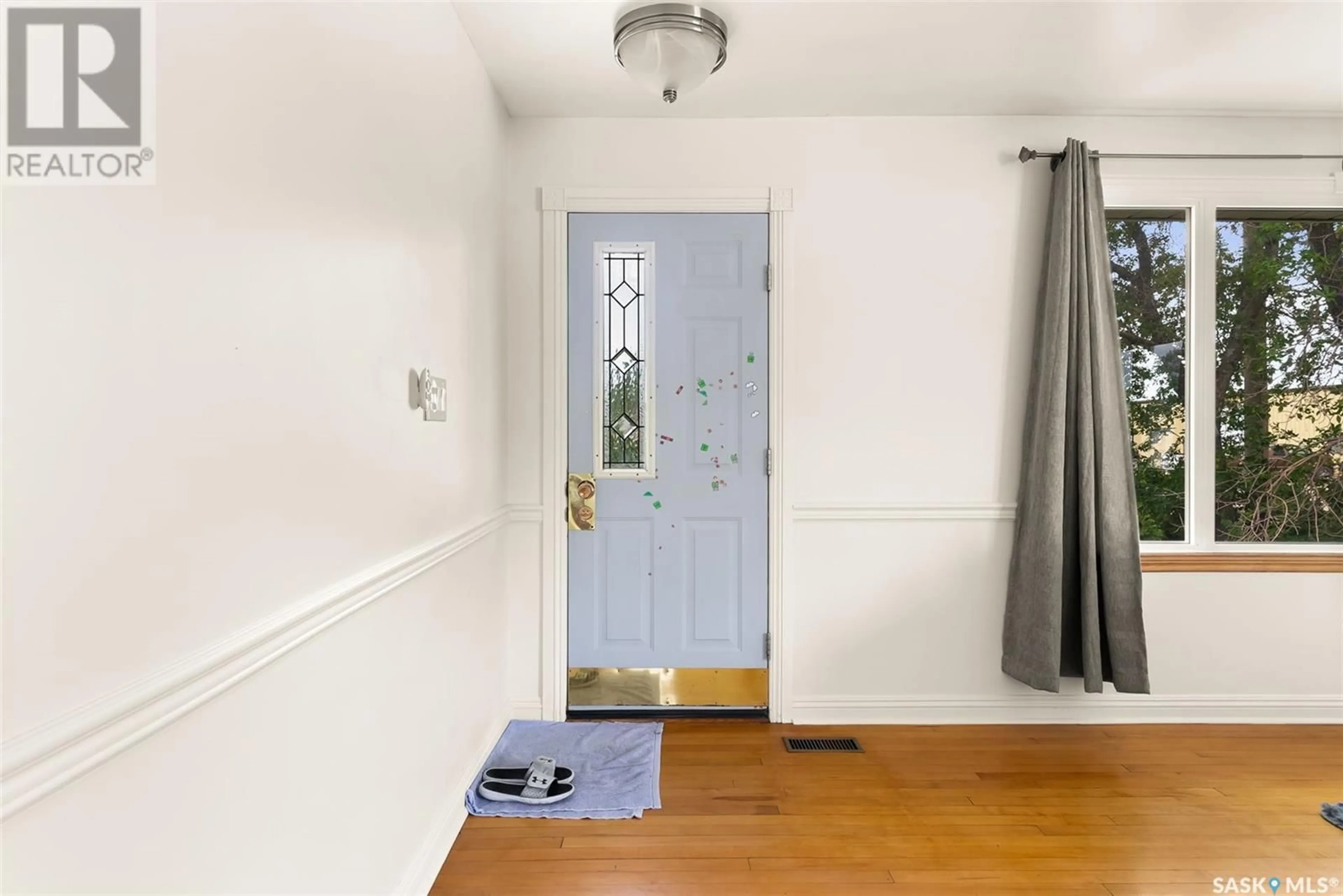 Indoor entryway for A/B - 1276 ELLIOTT STREET, Regina Saskatchewan S4N3G1