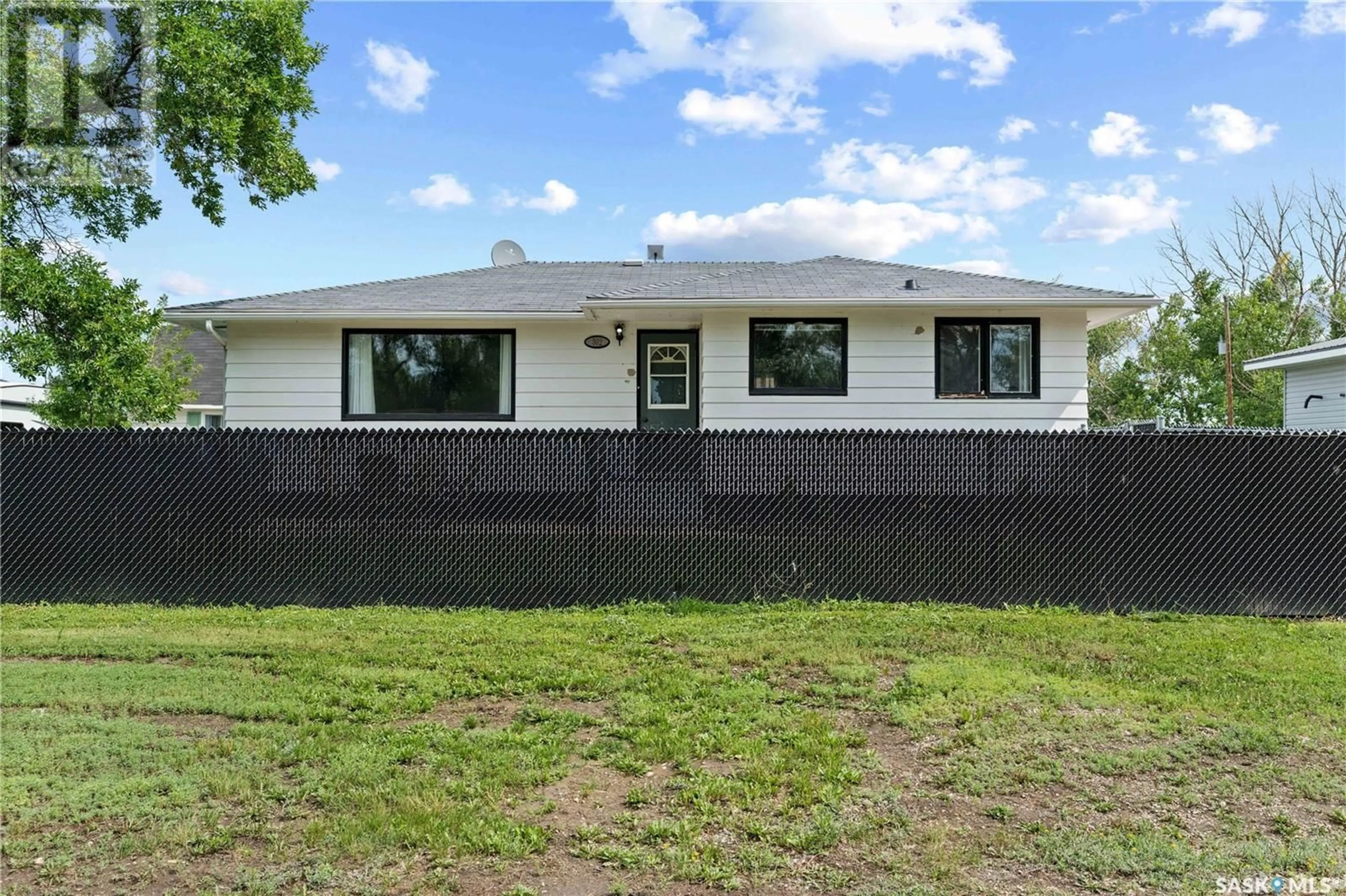 A pic from outside/outdoor area/front of a property/back of a property/a pic from drone, unknown for 302 FIRST STREET, Dufferin Rm No. 190 Saskatchewan S0G1P0