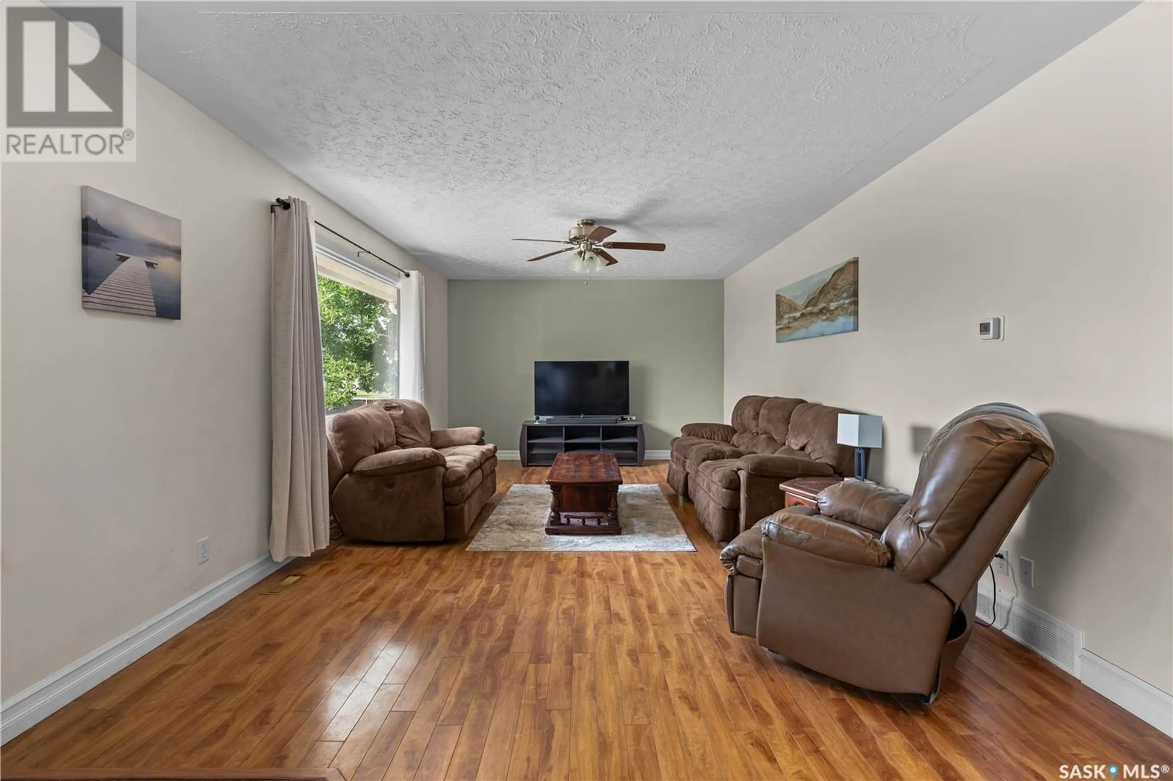 Living room with furniture, unknown for 302 FIRST STREET, Dufferin Rm No. 190 Saskatchewan S0G1P0