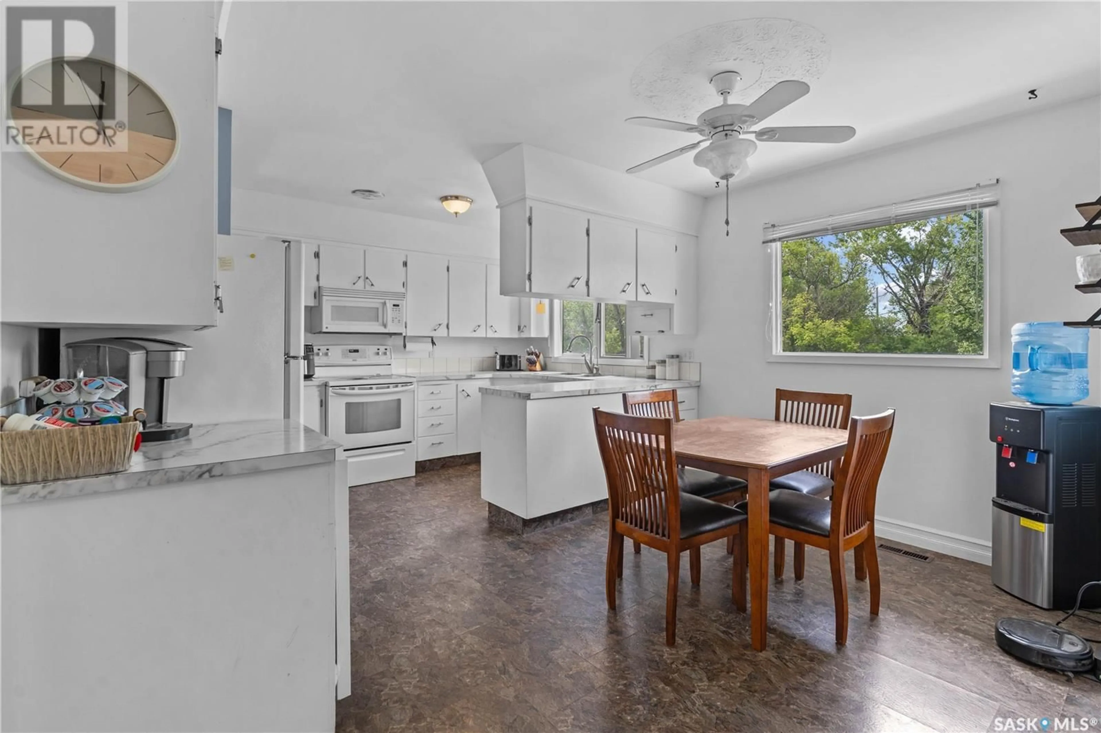 Standard kitchen, ceramic/tile floor for 302 FIRST STREET, Dufferin Rm No. 190 Saskatchewan S0G1P0