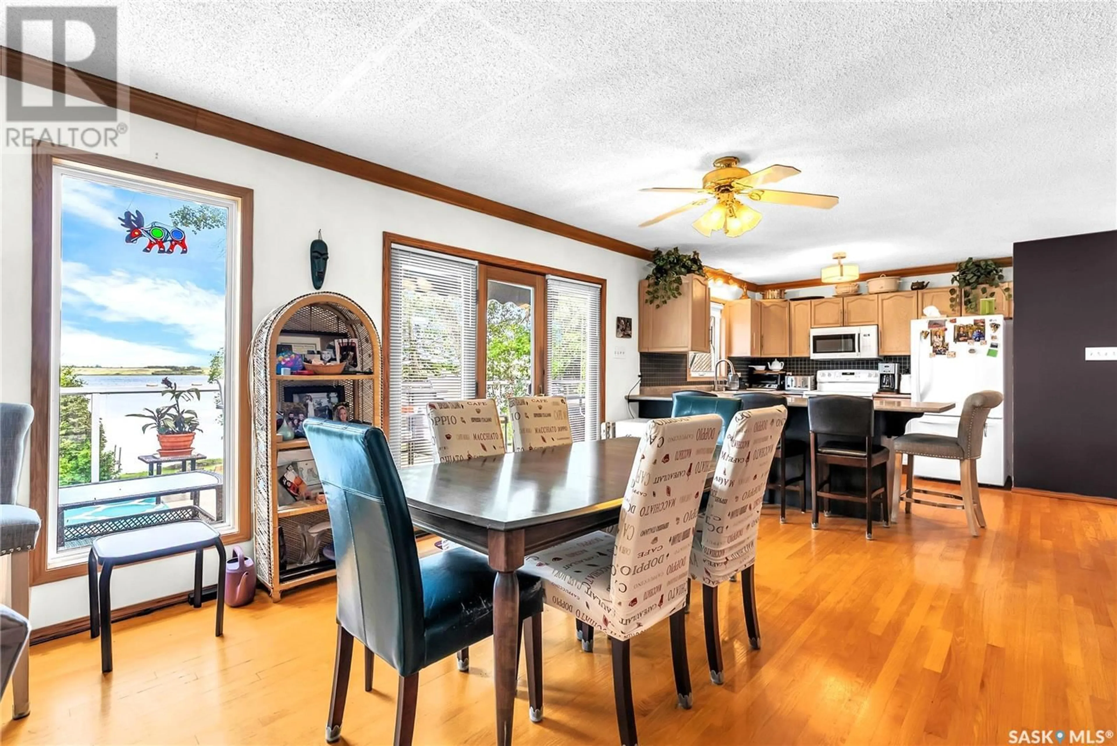 Dining room, wood/laminate floor for 37 MCCRIMMON CRESCENT, Shields Saskatchewan S7C0A2