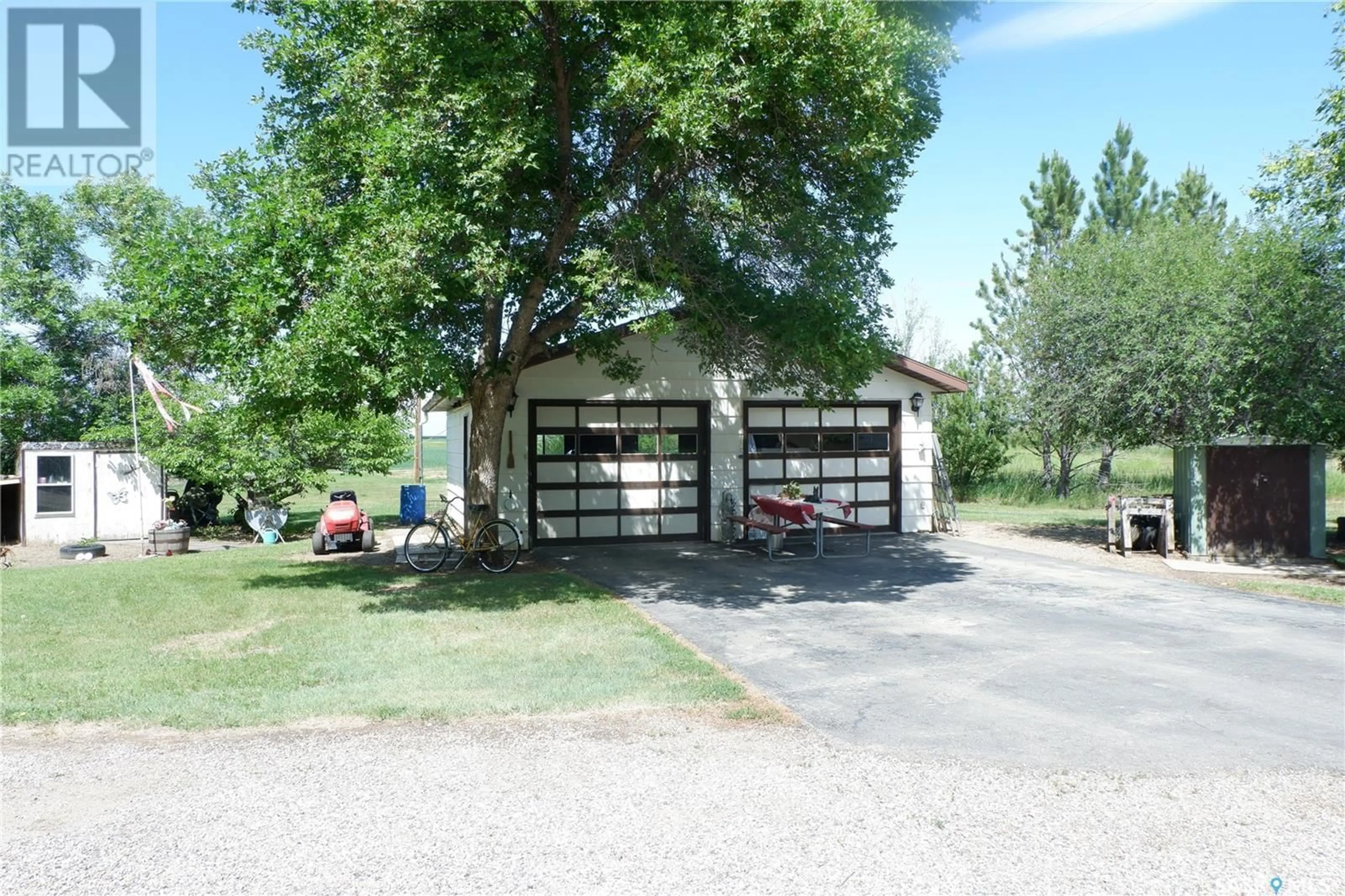 Indoor garage for 311 KERRY STREET, Limerick Saskatchewan S0H2P0