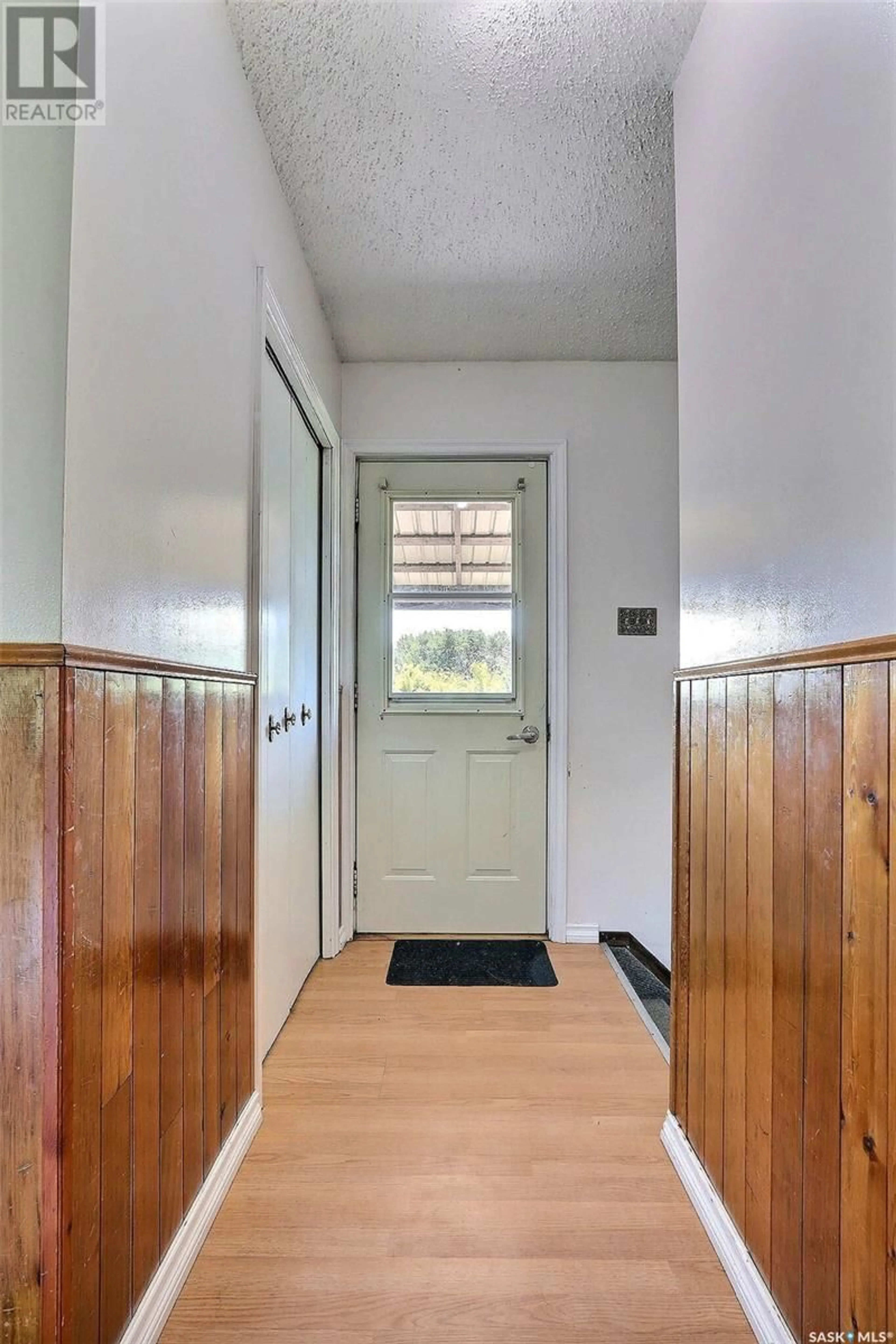 Indoor entryway for SHELLBROOK ACREAGE, Shellbrook Rm No. 493 Saskatchewan S0J2E0