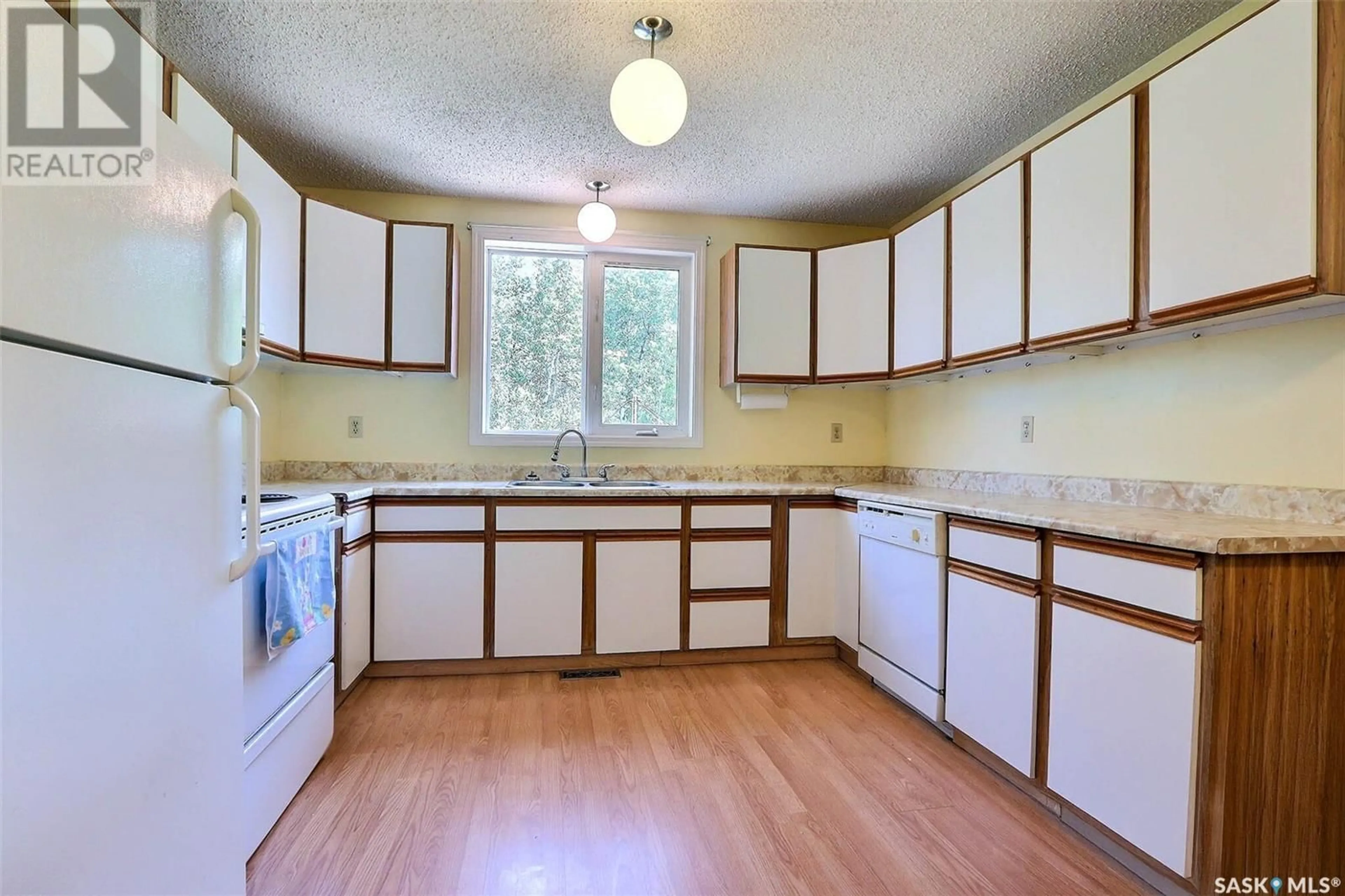 Standard kitchen, unknown for SHELLBROOK ACREAGE, Shellbrook Rm No. 493 Saskatchewan S0J2E0
