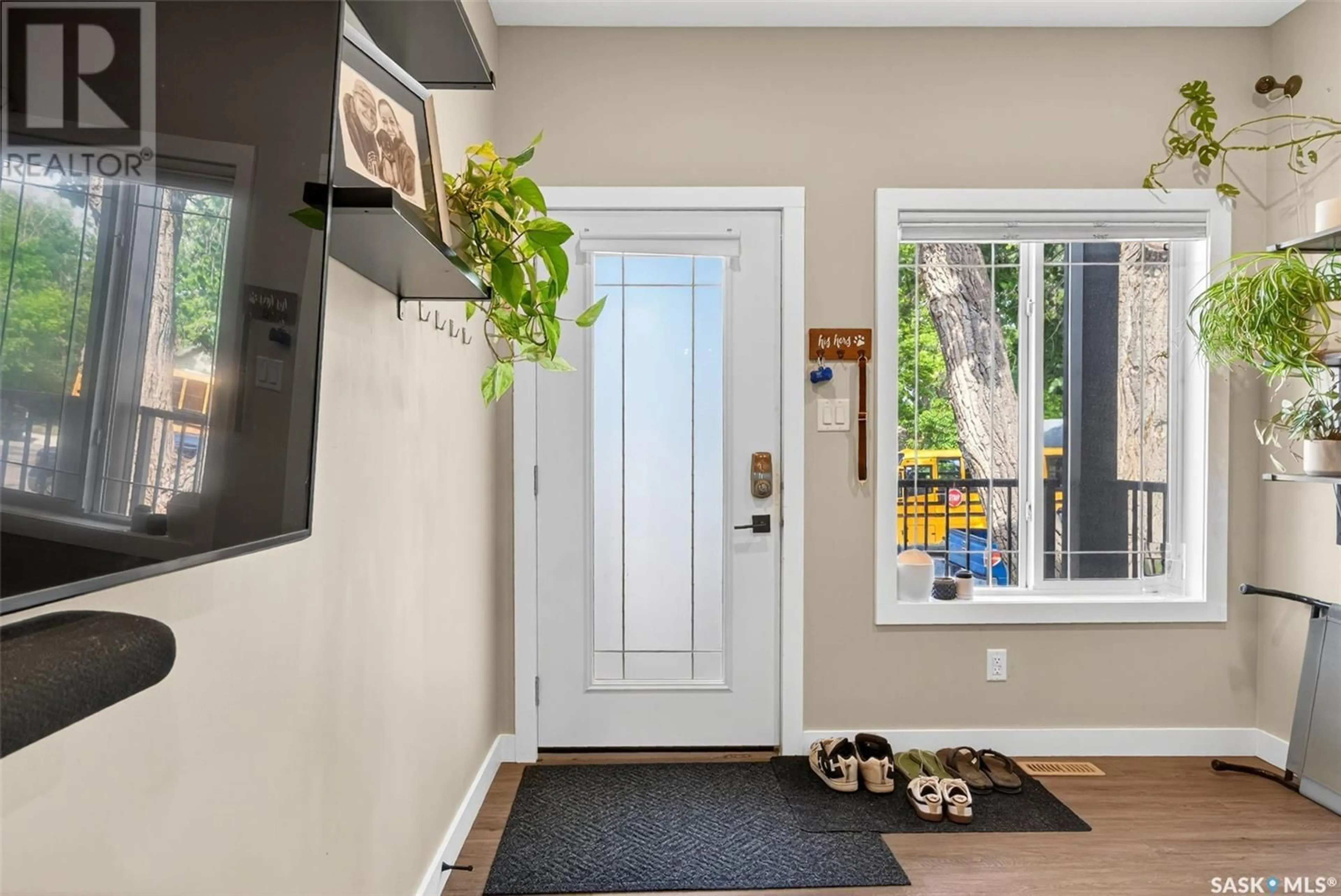 Indoor entryway for 339 OSLER STREET, Regina Saskatchewan S4R1V6