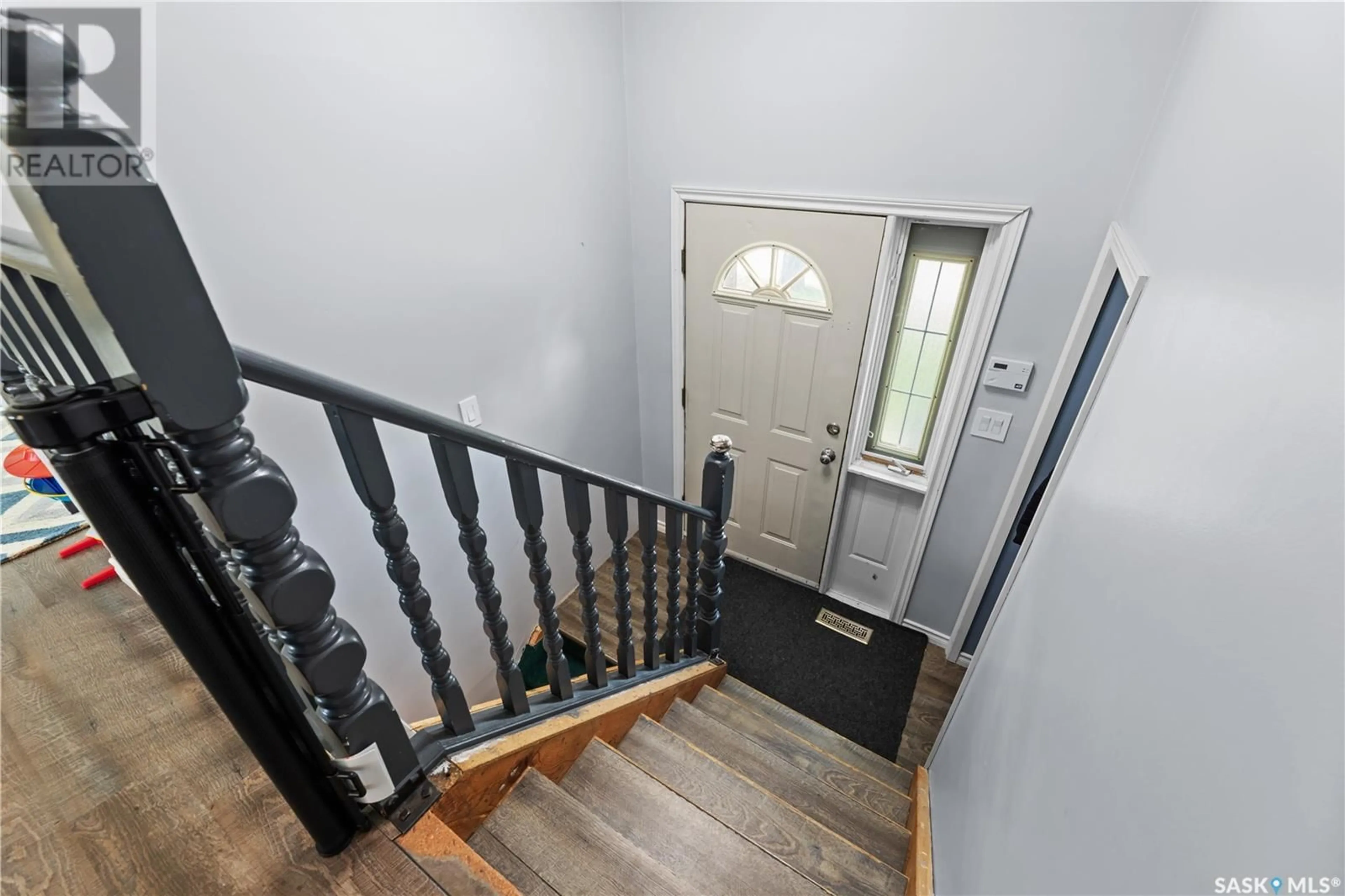 Unknown for 142 DEVONSHIRE CRESCENT, Saskatoon Saskatchewan S7L5V7