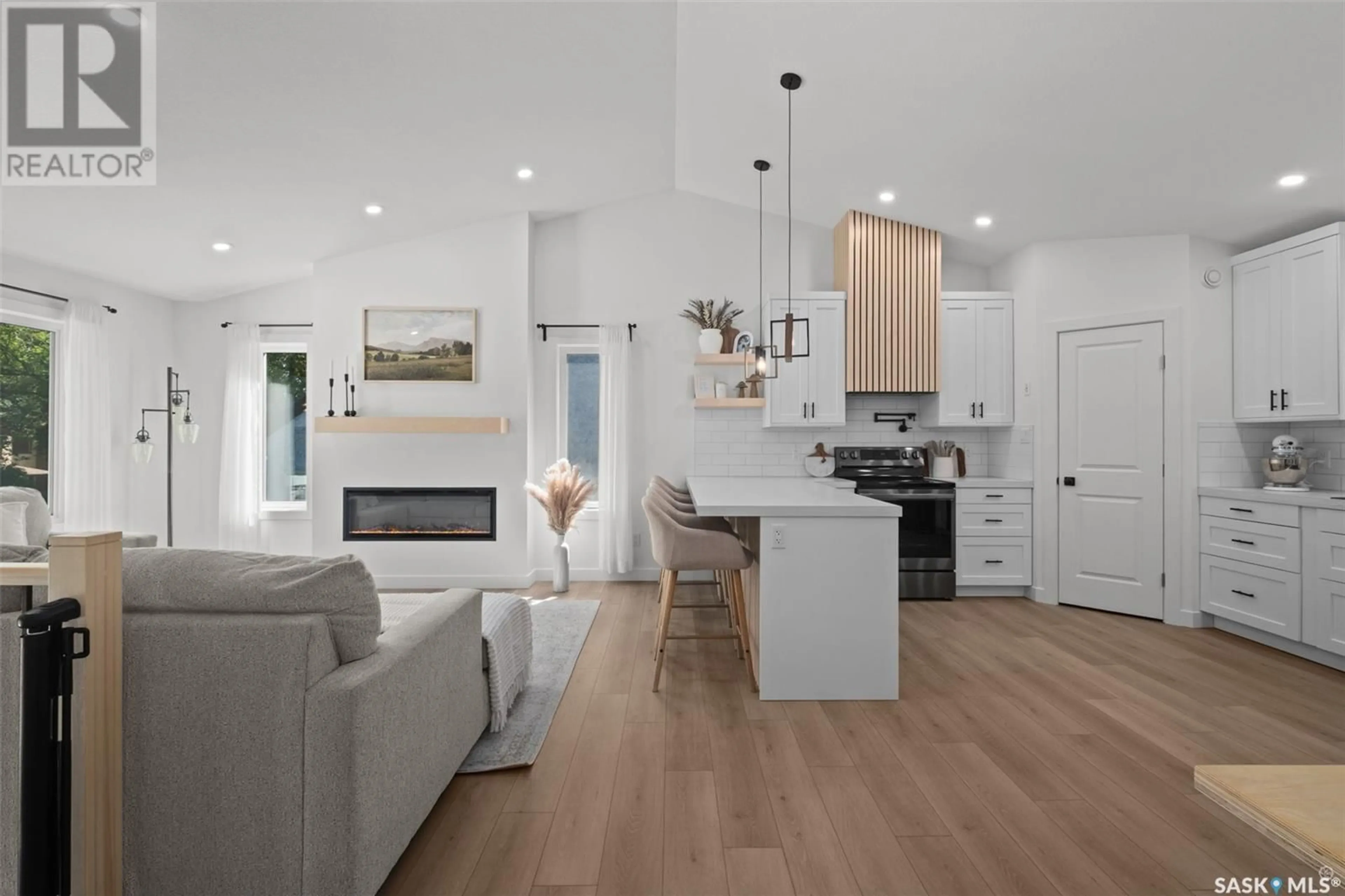 Open concept kitchen, unknown for 41 19TH STREET, Prince Albert Saskatchewan S6V1J1