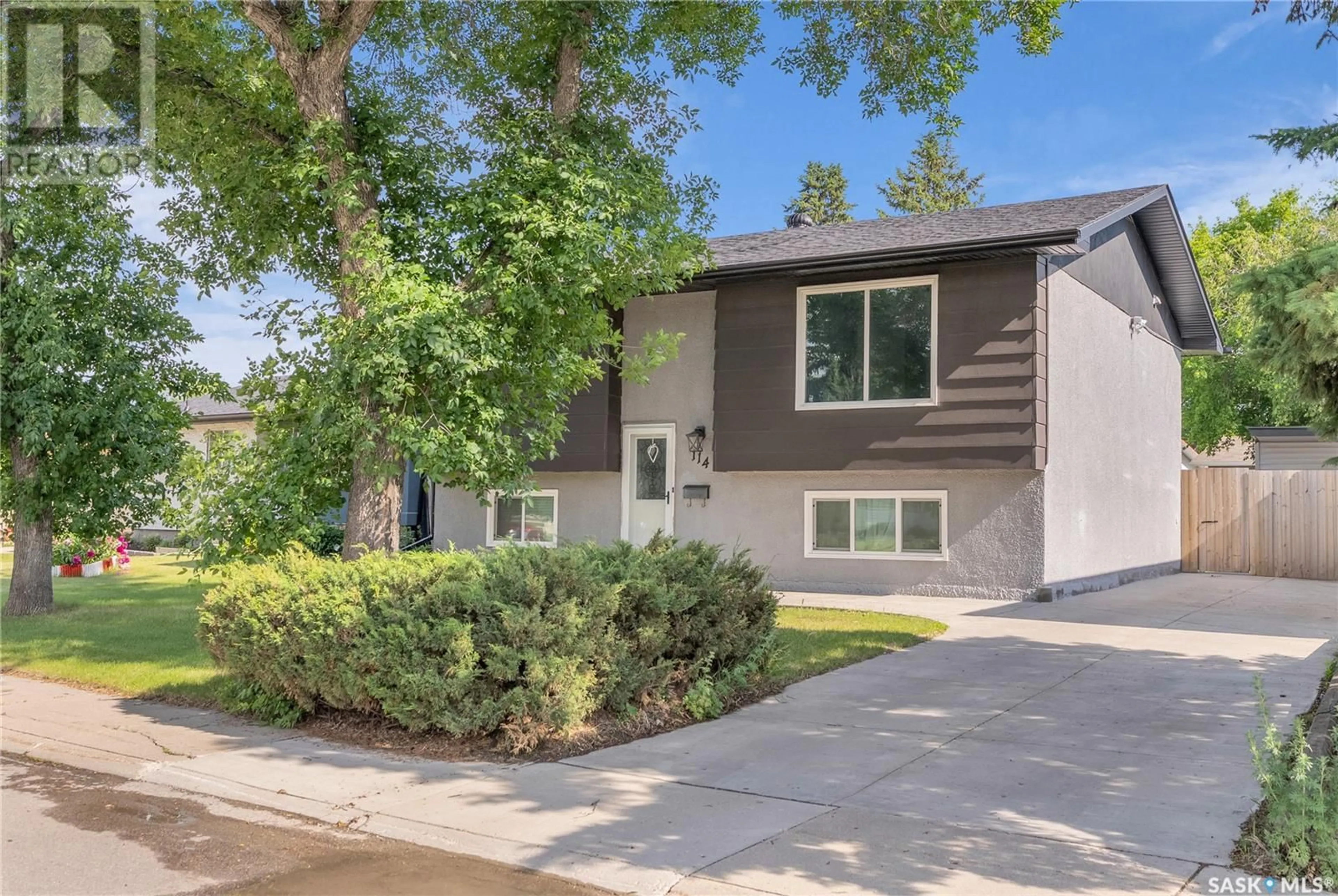 Home with vinyl exterior material, street for 114 GALBRAITH CRESCENT, Saskatoon Saskatchewan S7M4H1