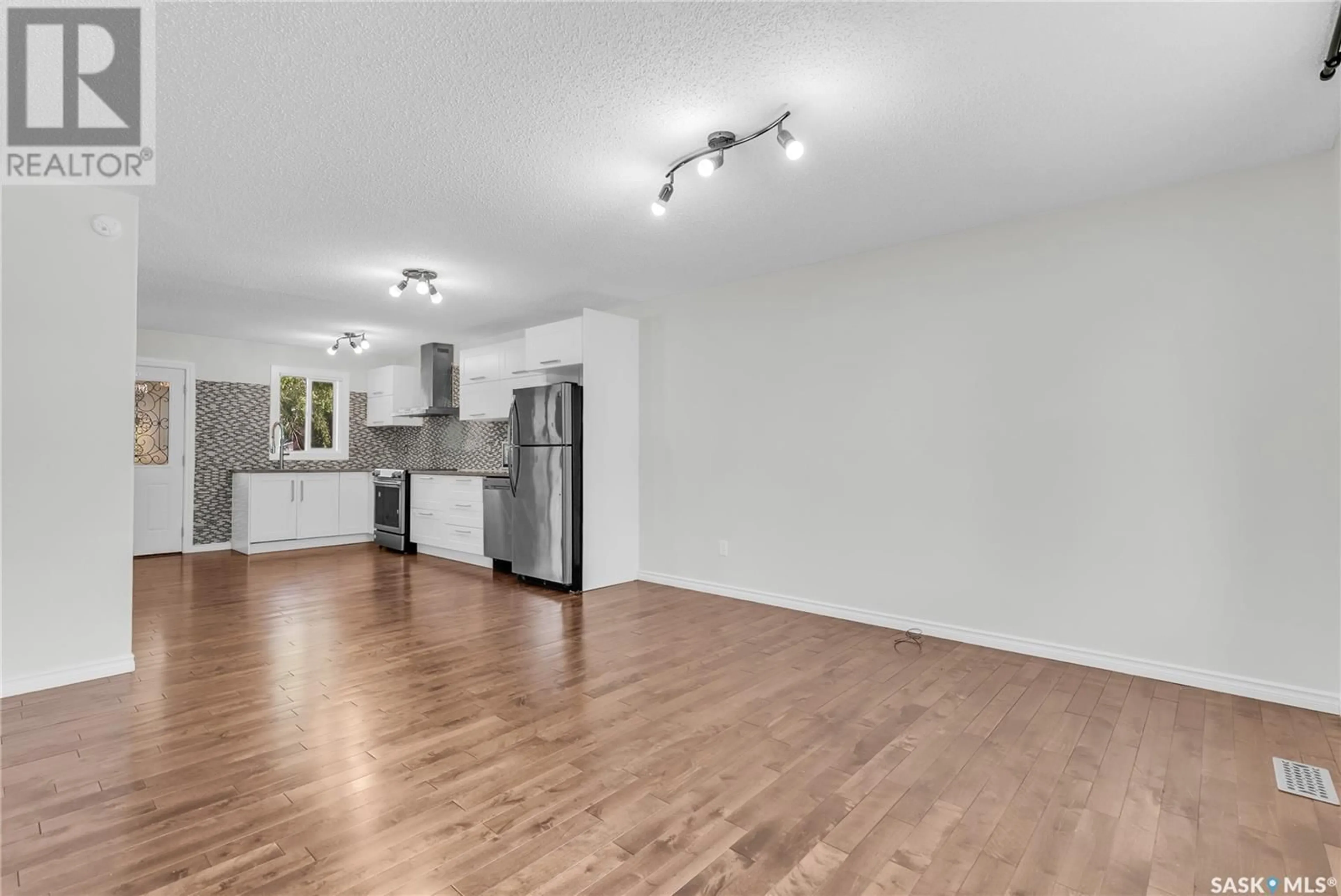 Open concept kitchen, unknown for 114 GALBRAITH CRESCENT, Saskatoon Saskatchewan S7M4H1