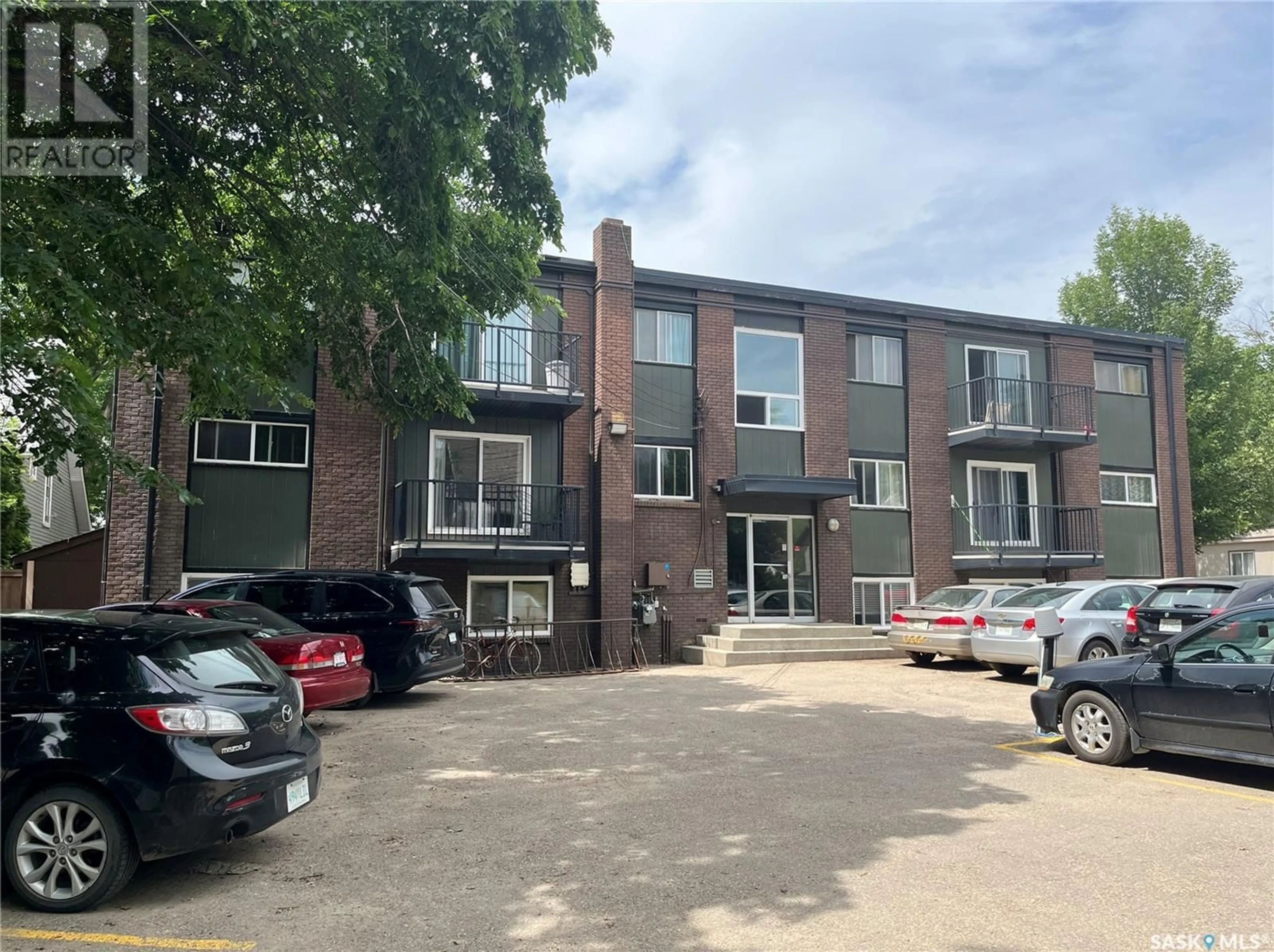 A pic from outside/outdoor area/front of a property/back of a property/a pic from drone, building for 14 601 LANSDOWNE AVENUE, Saskatoon Saskatchewan S7N1E2